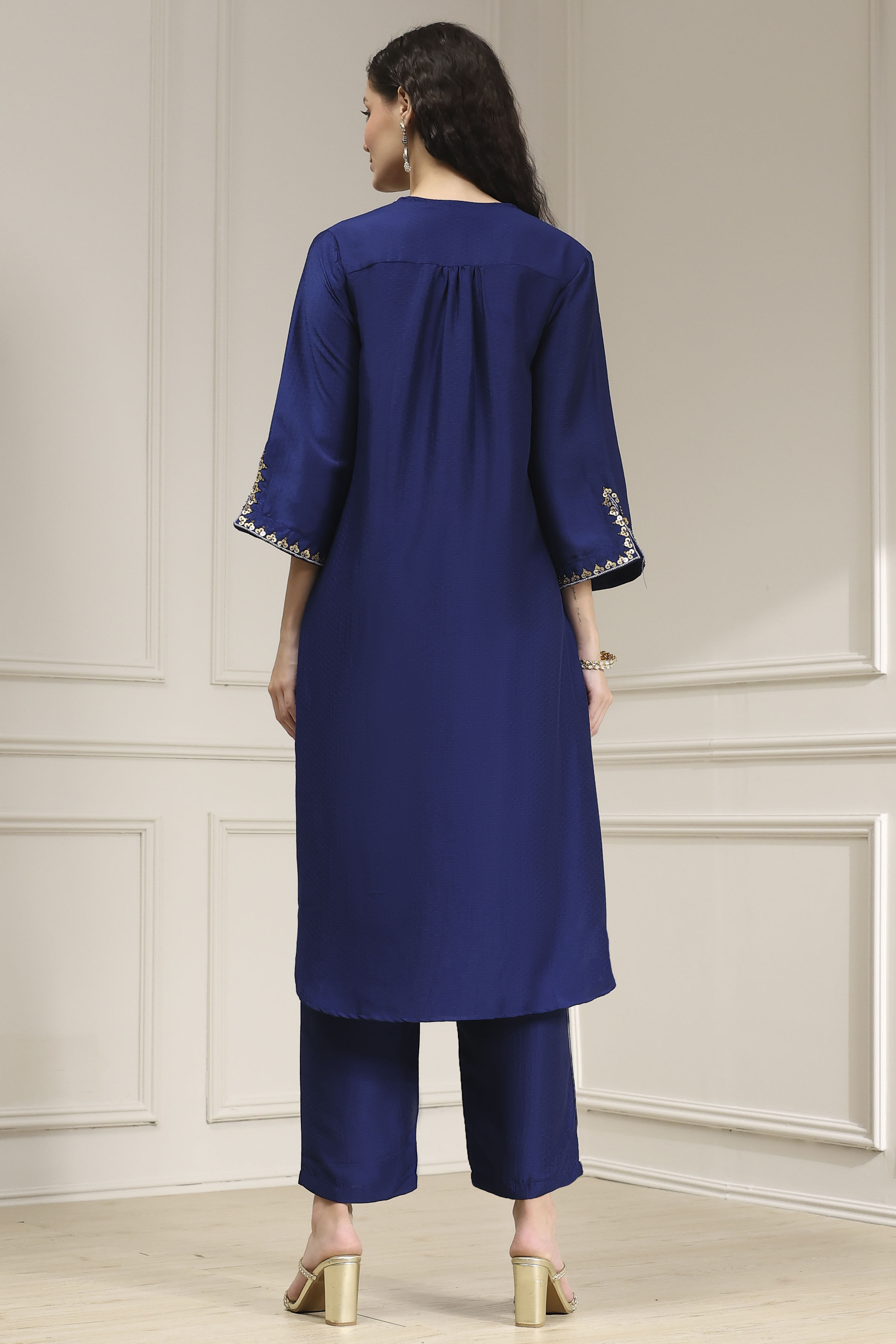 Indigo Blue Dyed Straight Kurta Set image number 4