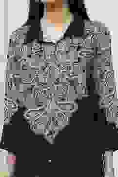 Black Printed Shirt-Style Straight Short Kurta image number 1