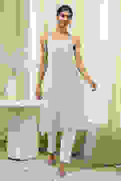 Aqua Embroidered Gathered Kurta image number 6