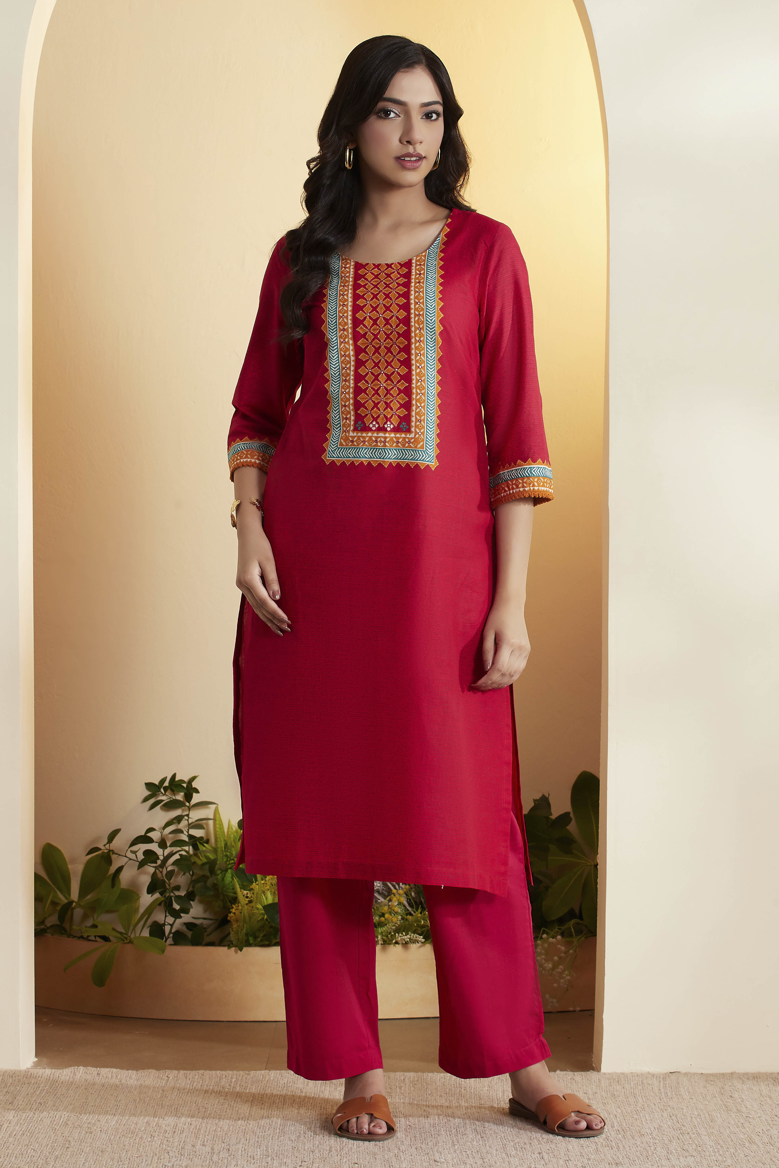 Red Cotton Yoke Printed Straight Kurta image number 5