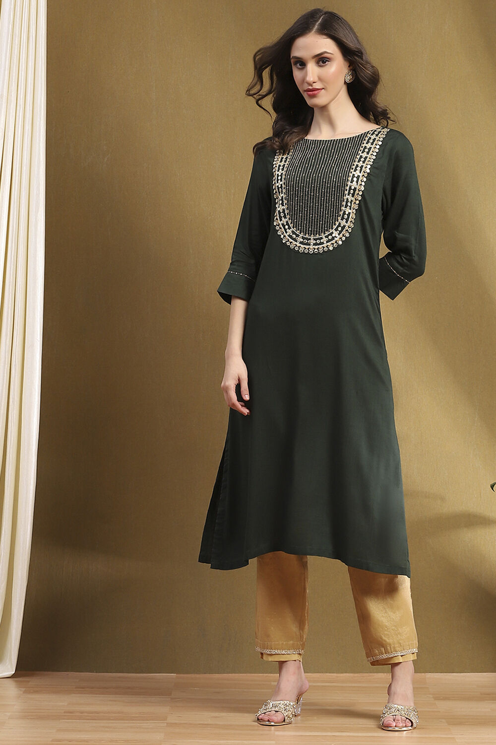 Green Solid Straight Kurta image number 0