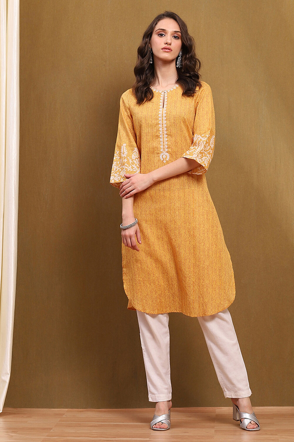 Mustard Yellow Cotton Printed Straight Kurta image number 5