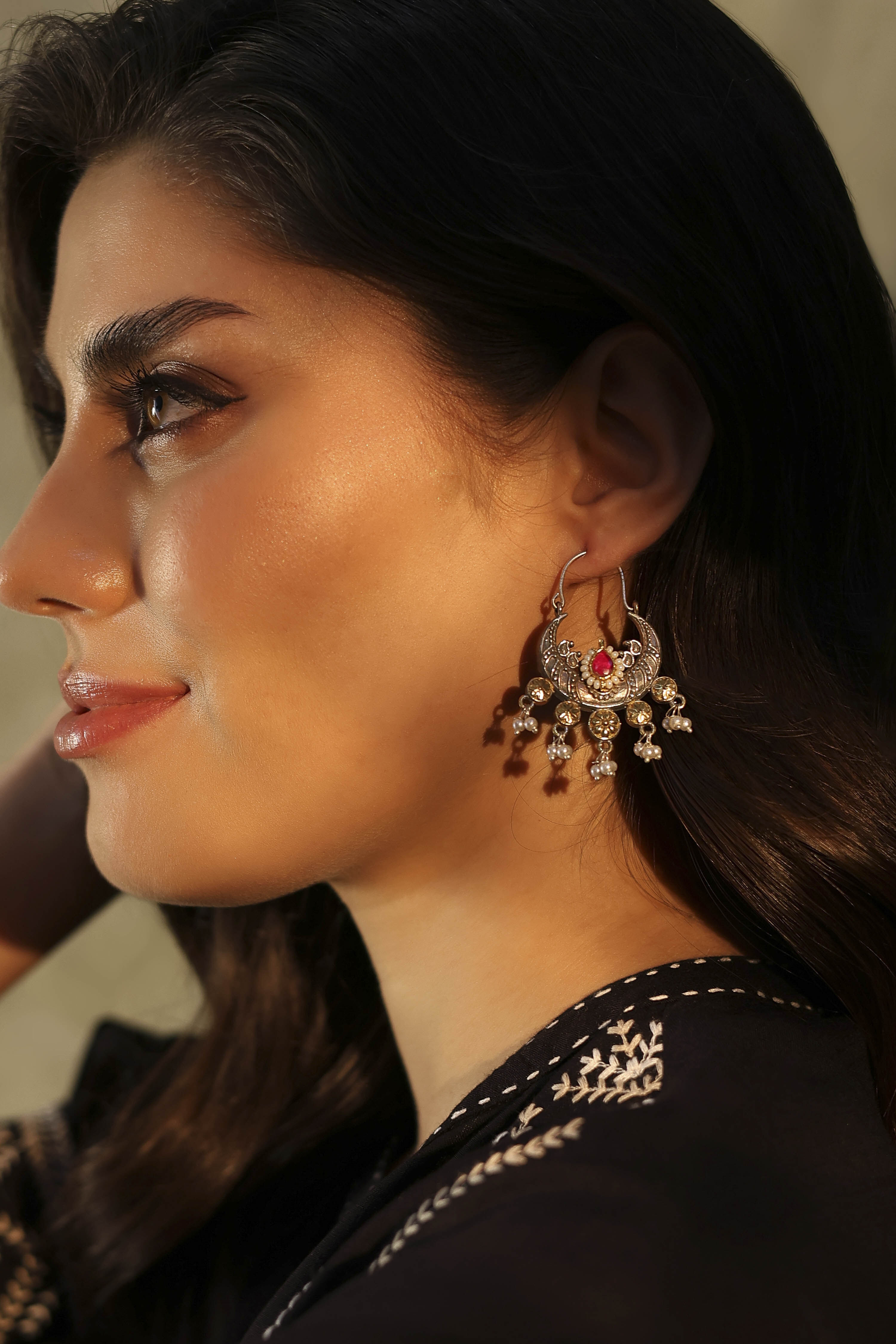 Red Stone Embellished Earrings image number 2