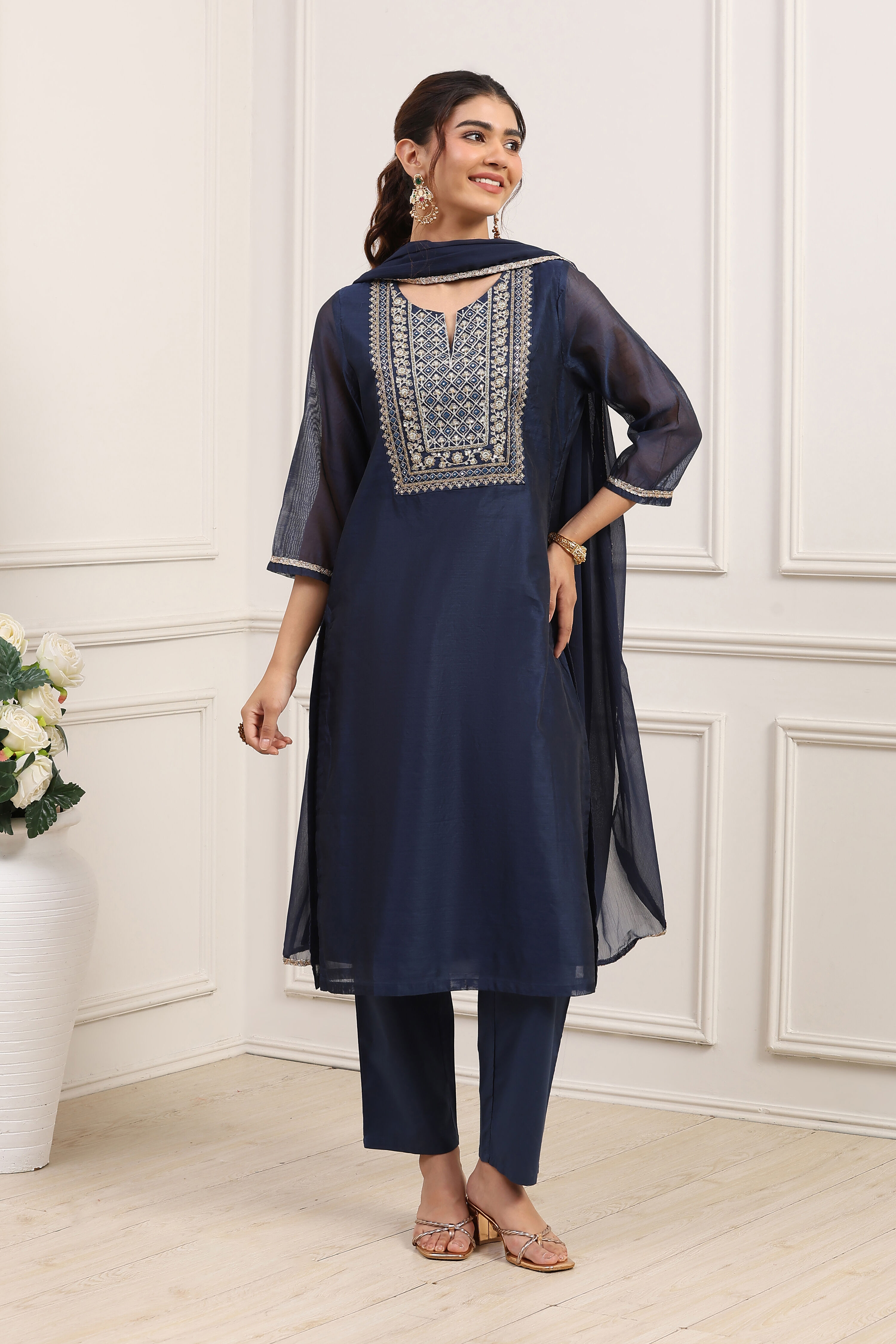 Red Poly Chanderi Yoke Embroidered Straight Suit Set image number 6