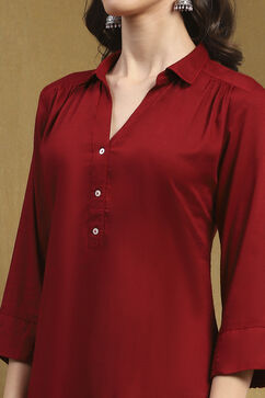 Crimson Red Solid Shirt Collar Straight Short Kurti image number 1