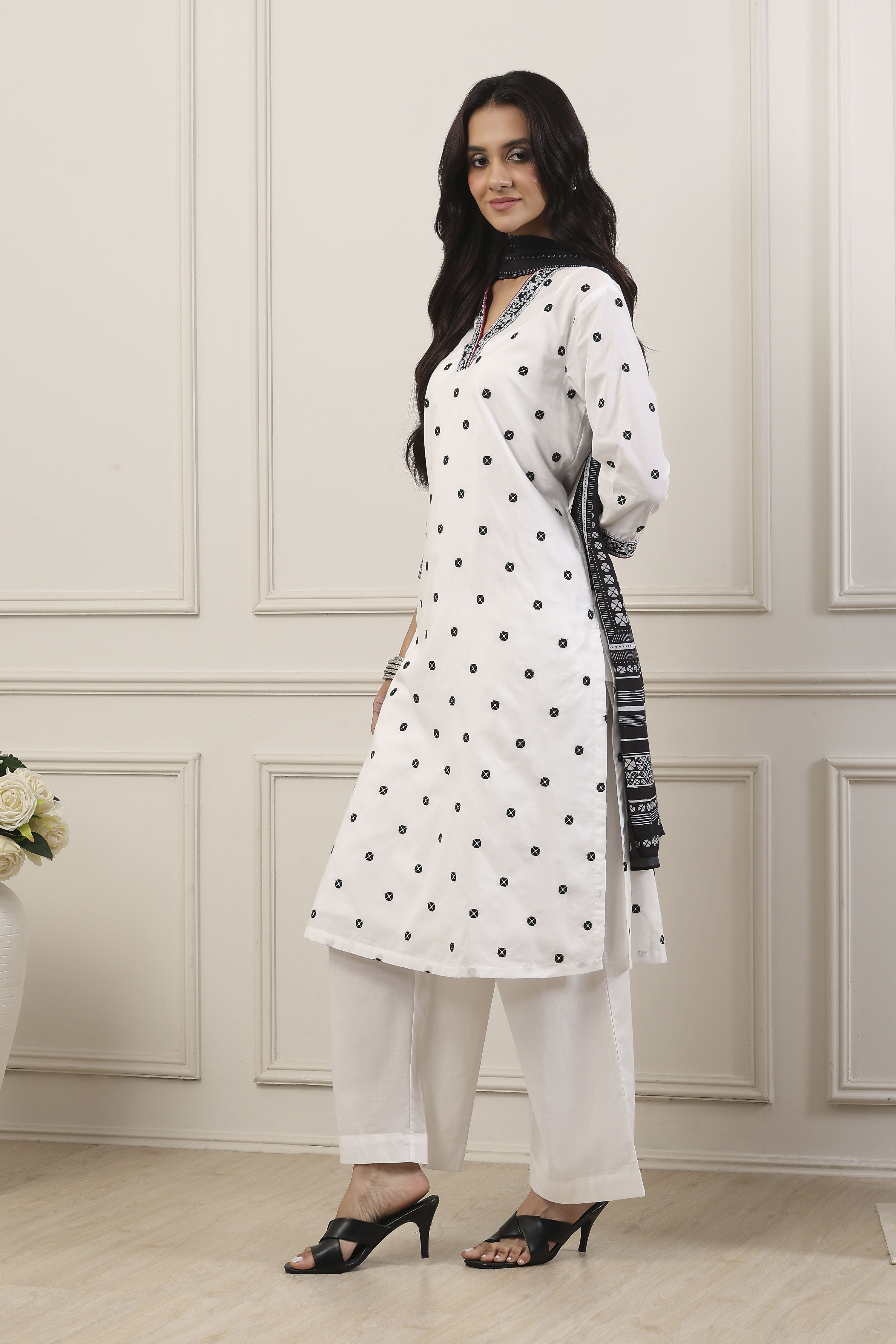 Black Cotton Straight Suit Set image number 4