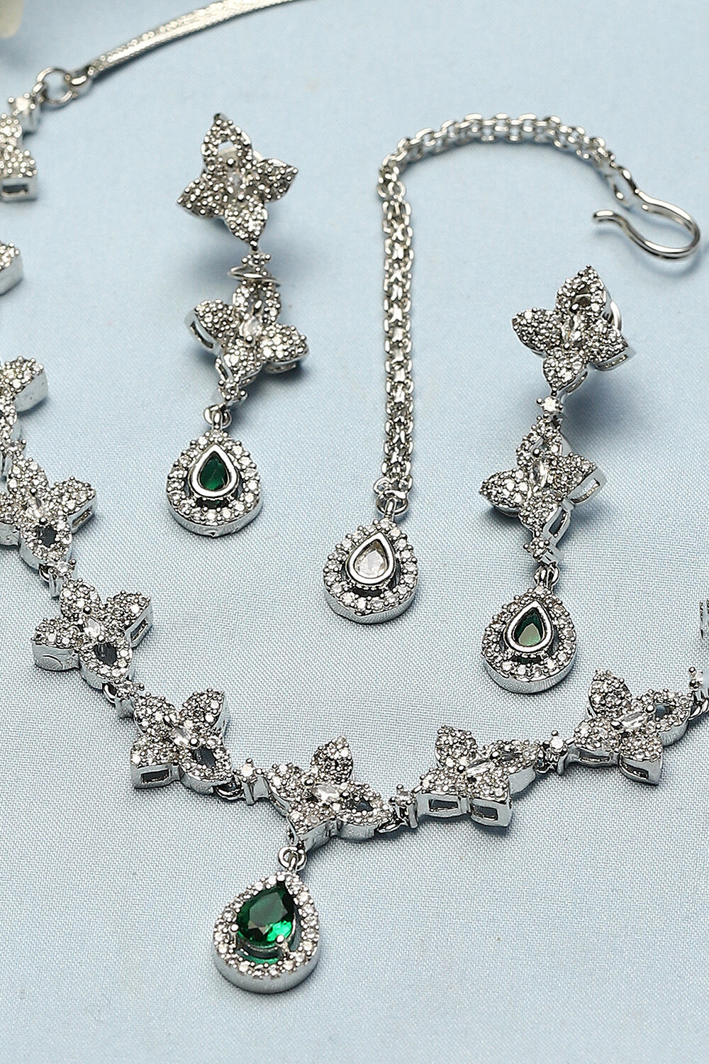 Emerald Green Brass Necklace Set image number 4