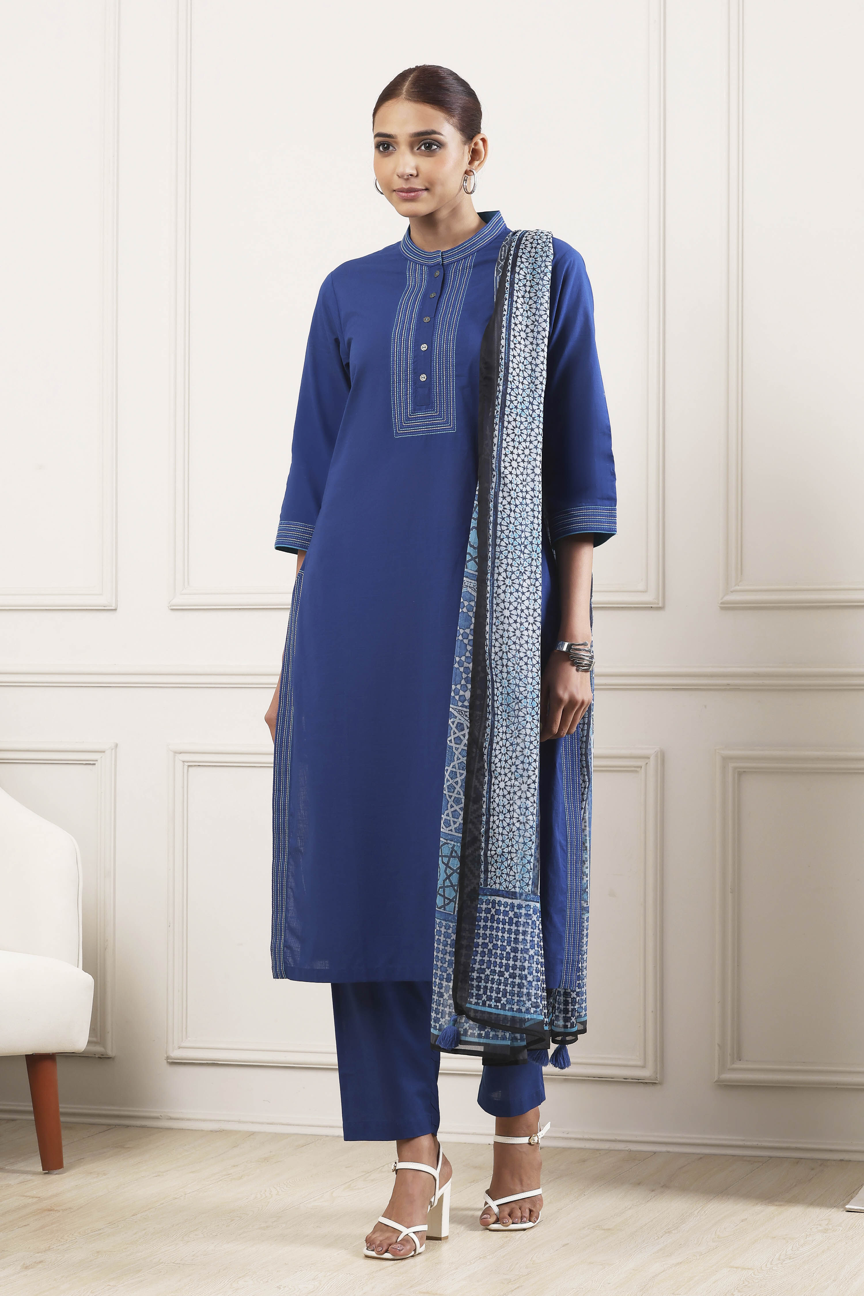 Indigo Cotton Solid Straight Suit Set image number 6