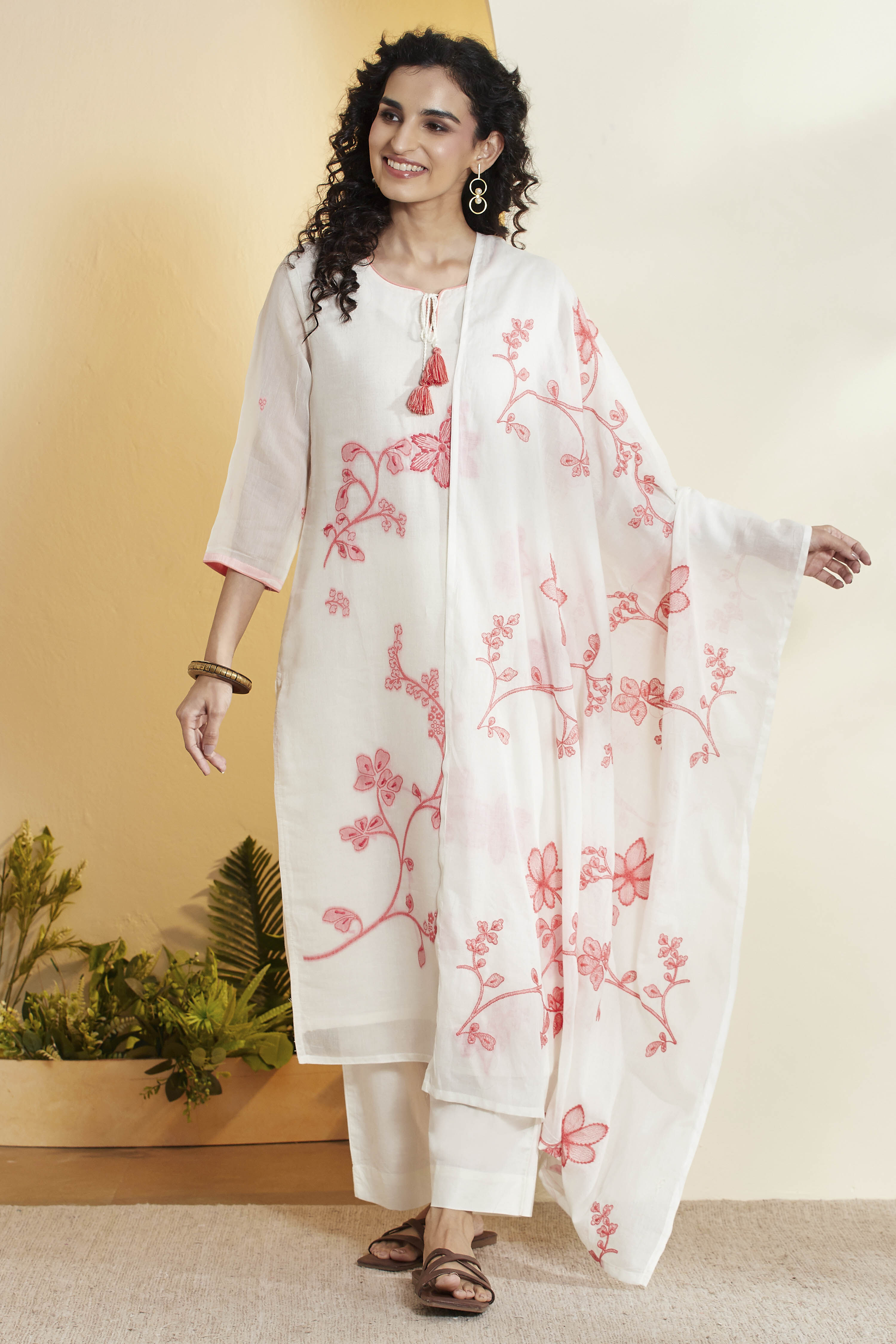 White Viscose Rayon Floral Straight Kurta Set image number 7