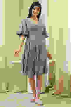 Green Solid A-Line Dress image number 5