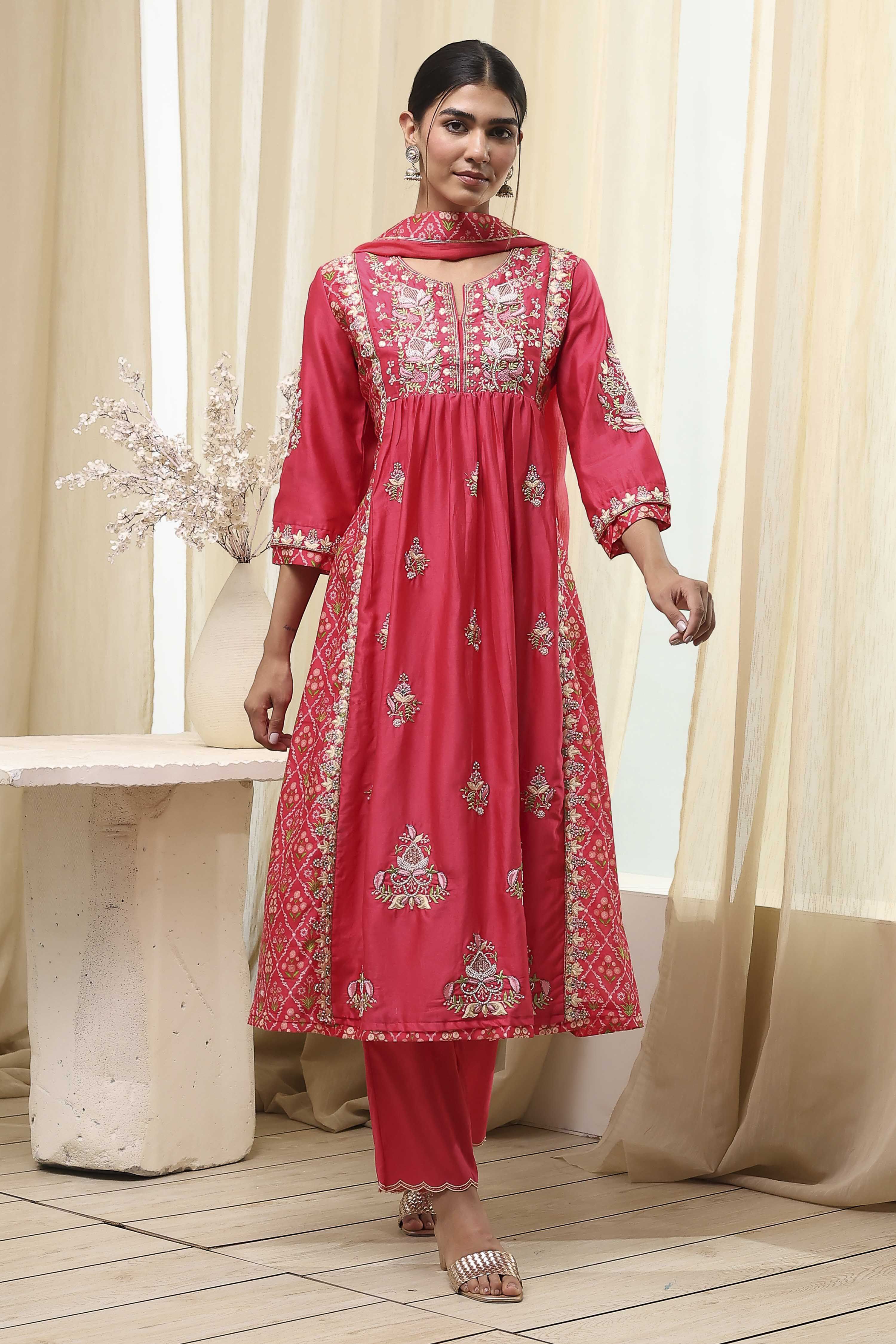 Coral-Red Silk Chanderi Gathered Suit Set image number 6