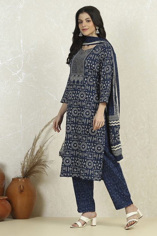 Red Cotton Printed Embroidered Unstitched Suit Set image number 4