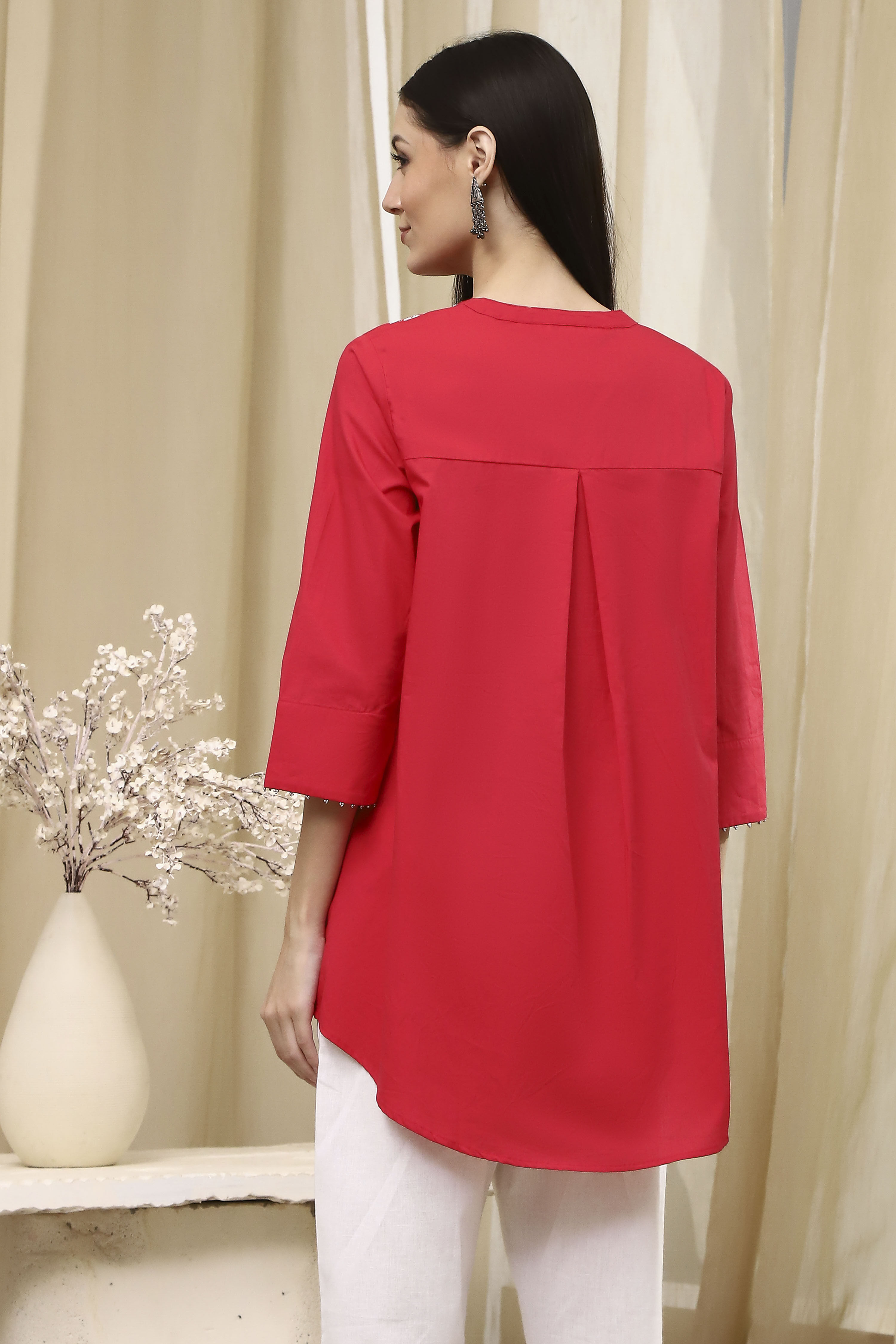 Raspberry Embroidered Straight Short Kurta image number 3