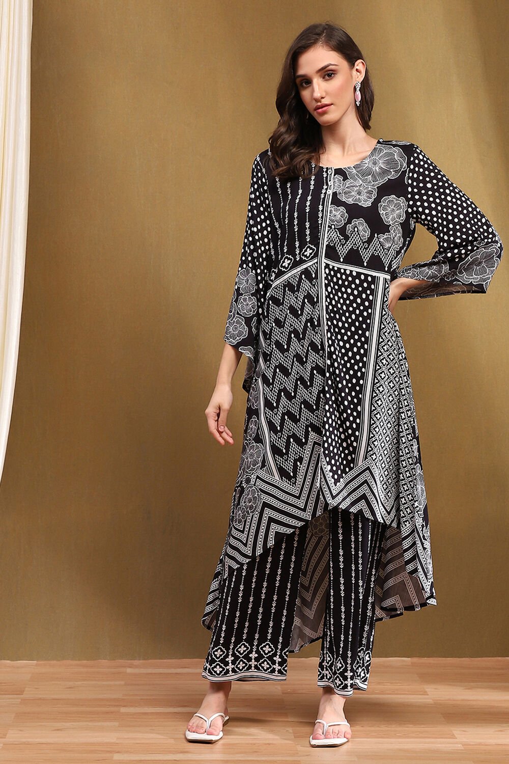 Black Printed Asymmetric Kurta Set image number 6