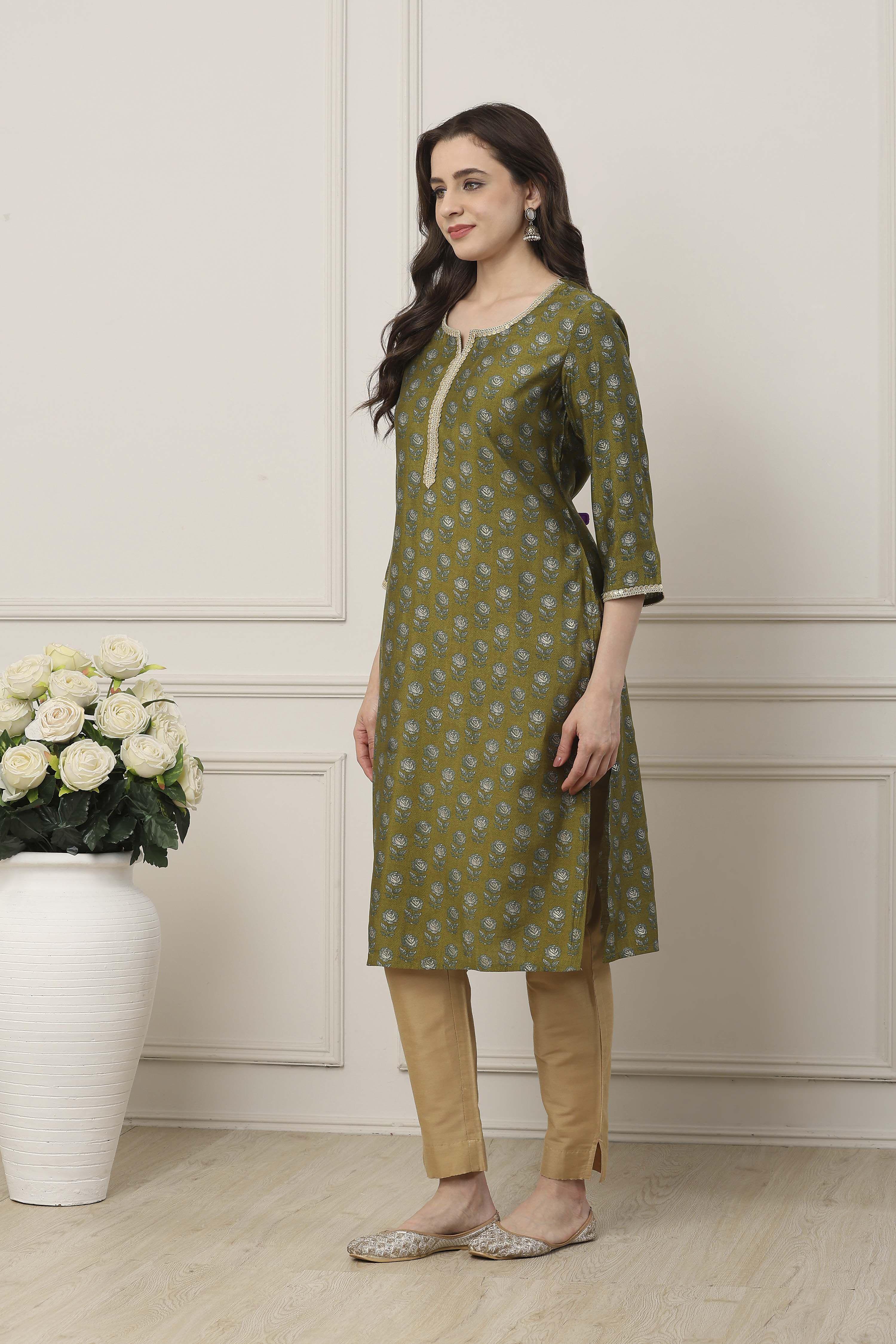 Orange All-Over Floral Printed Straight Kurta image number 2