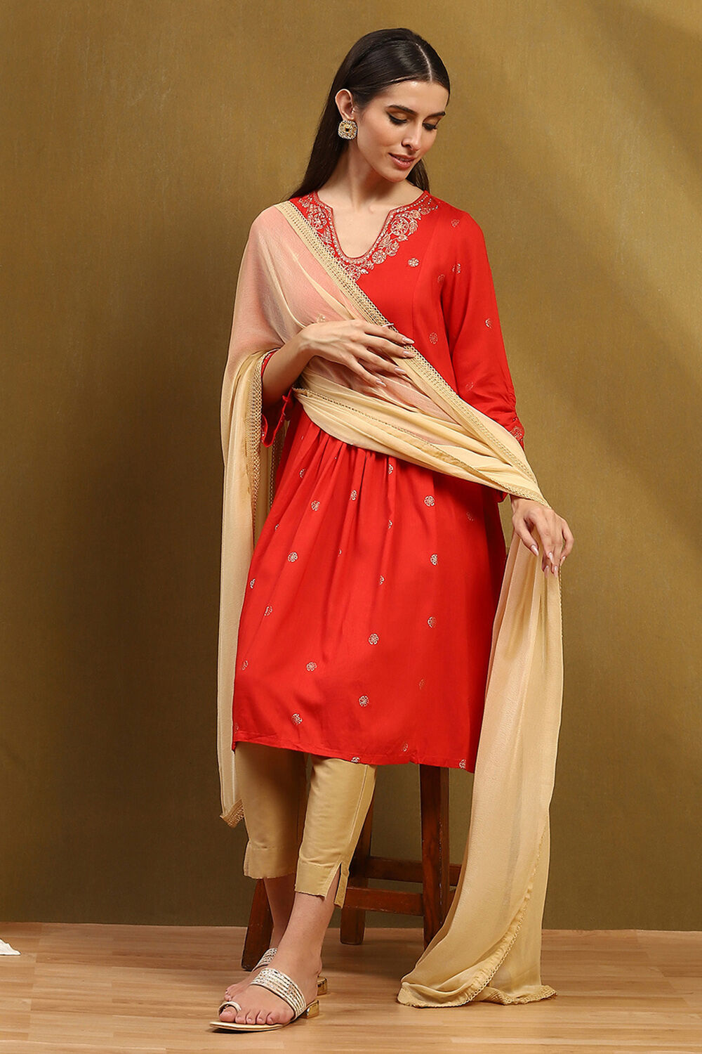 Cream Polyester Dupatta image number 0