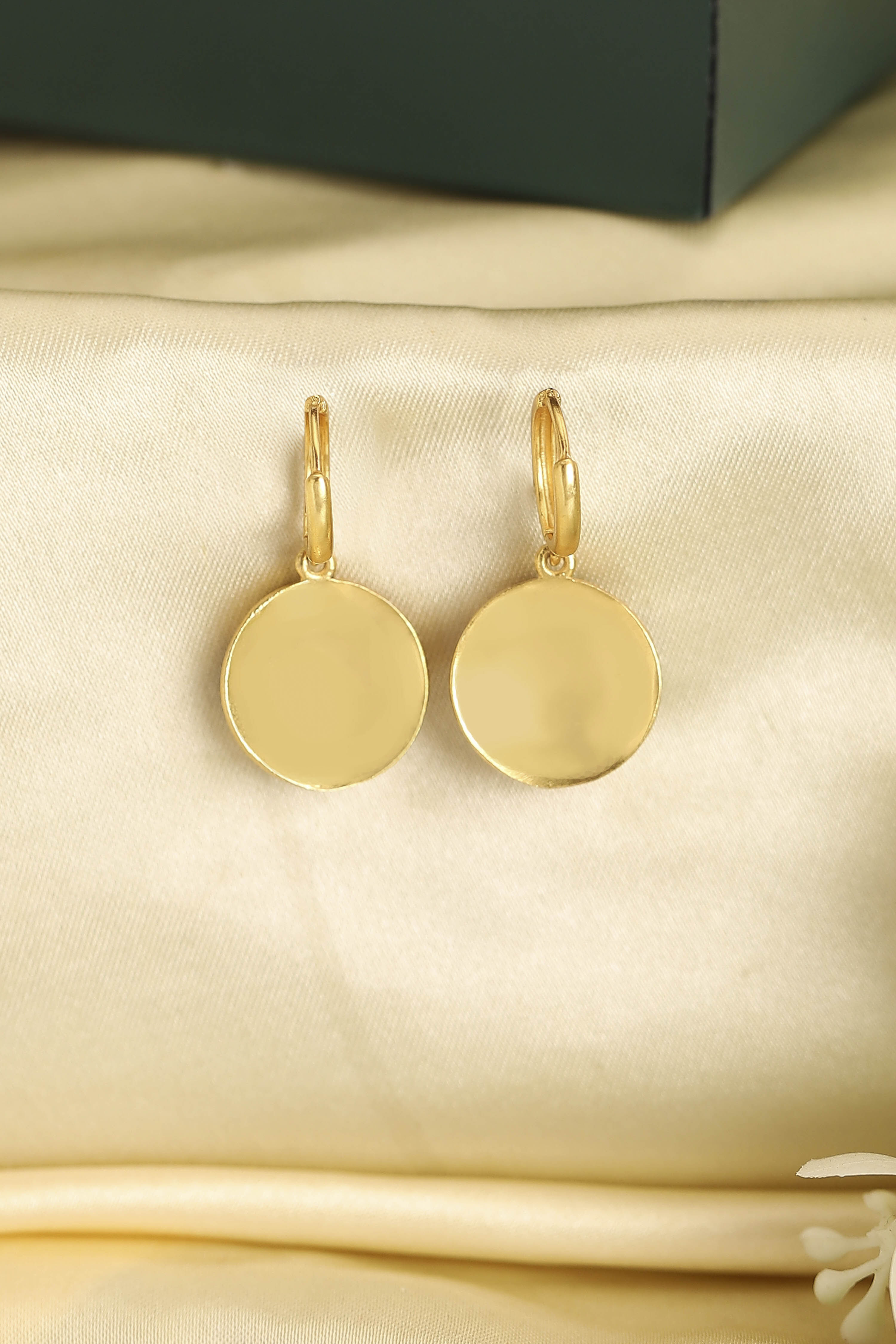 Pink Gold Plated Brass Floral Studded Drop Earrings image number 2