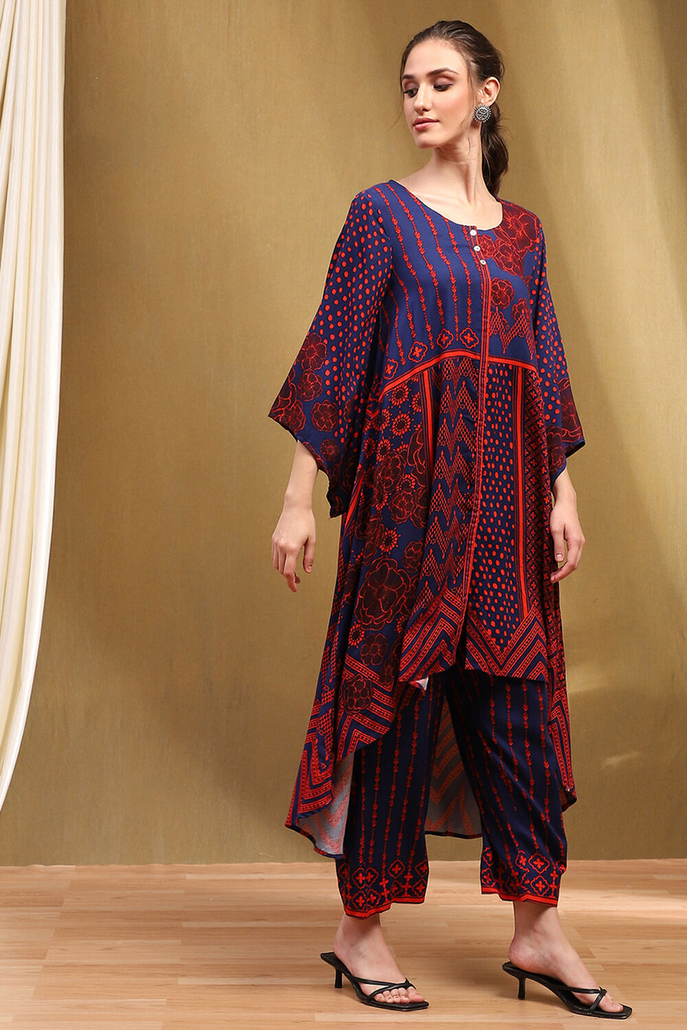 Blue Printed Asymmetric Kurta Set image number 5