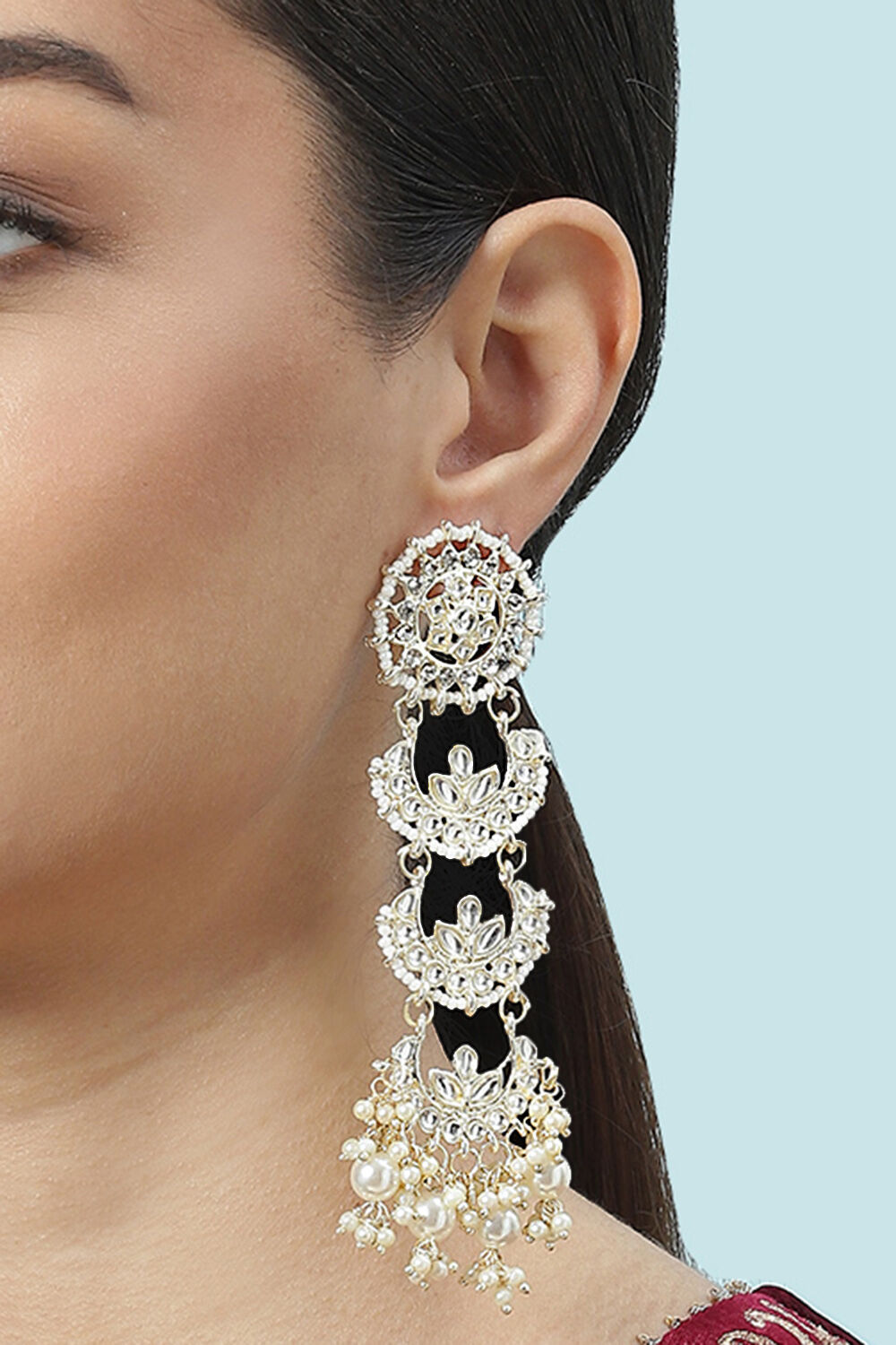 Gold Alloy Earrings image number 1