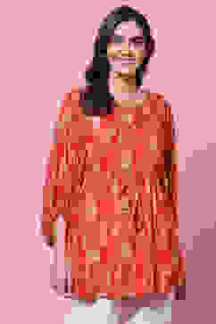 Red LIVA Flared Printed Short Kurti image number 2