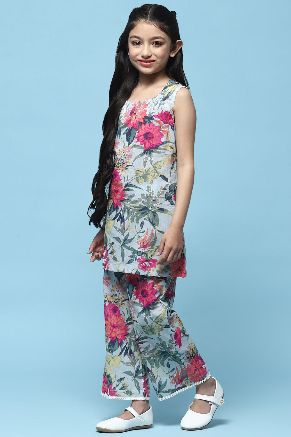 Blue Printed Cotton Kurta With White Straight Palazzo  image number 3