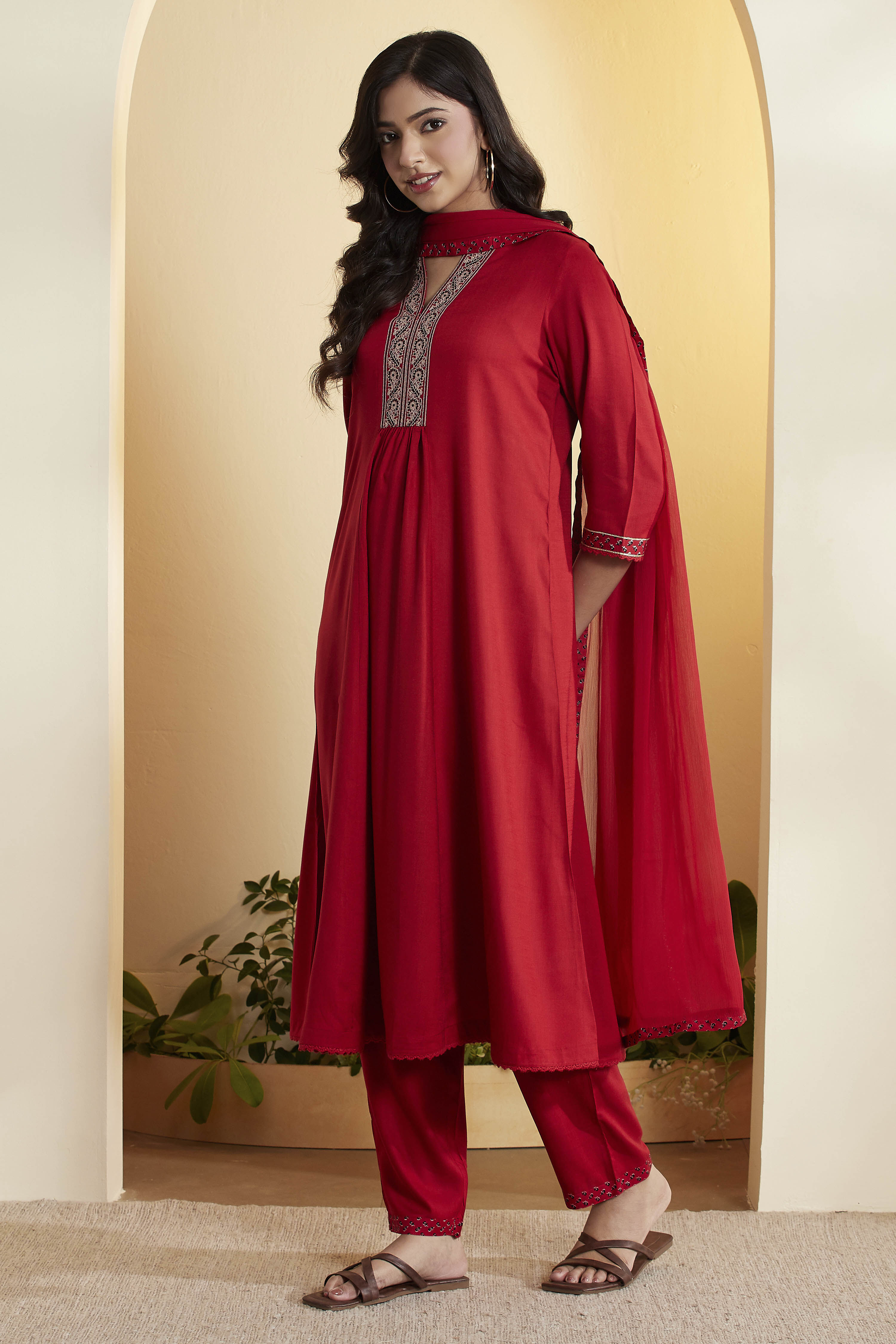 Red Viscose Rayon Straight Suit Set image number 3