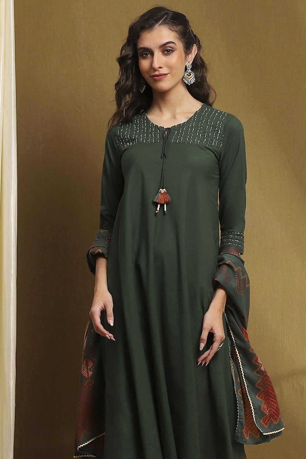 Dark Green Cotton Solid A-Line Suit Set image number 7