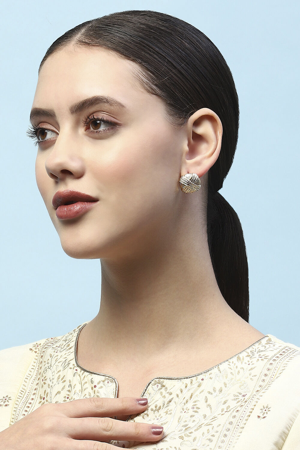 Gold-Toned Everyday Contemporary Studs image number 1