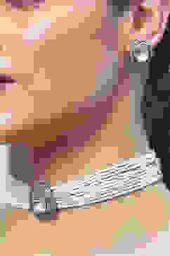 White Choker Festive Set image number 3