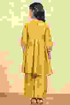 Yellow Polyester Dyed Gathered Kurta Pants Set image number 4
