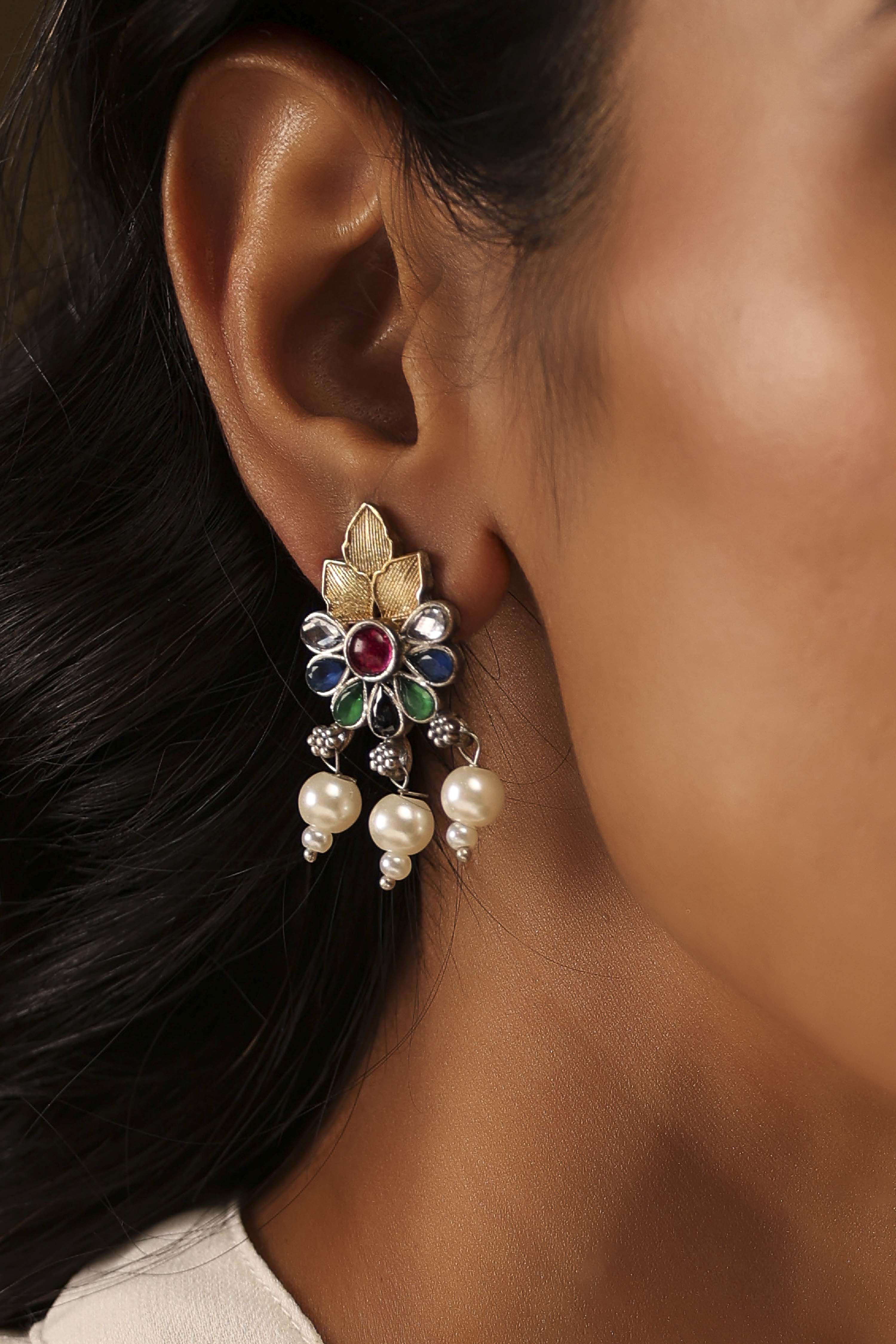 Multicolor Brass Studs image number 1