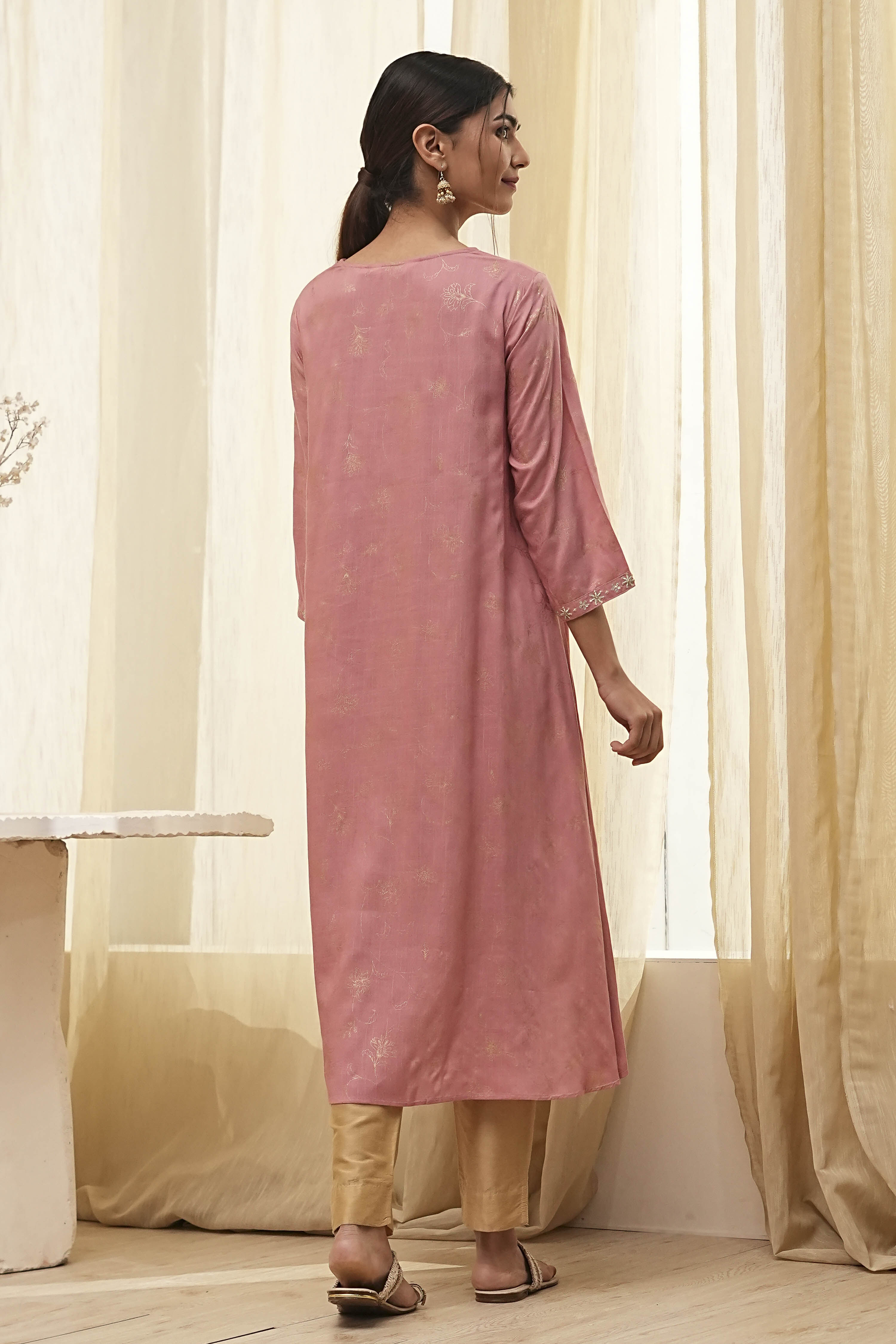 Dull Pink Printed Asymmetric Kurta image number 3