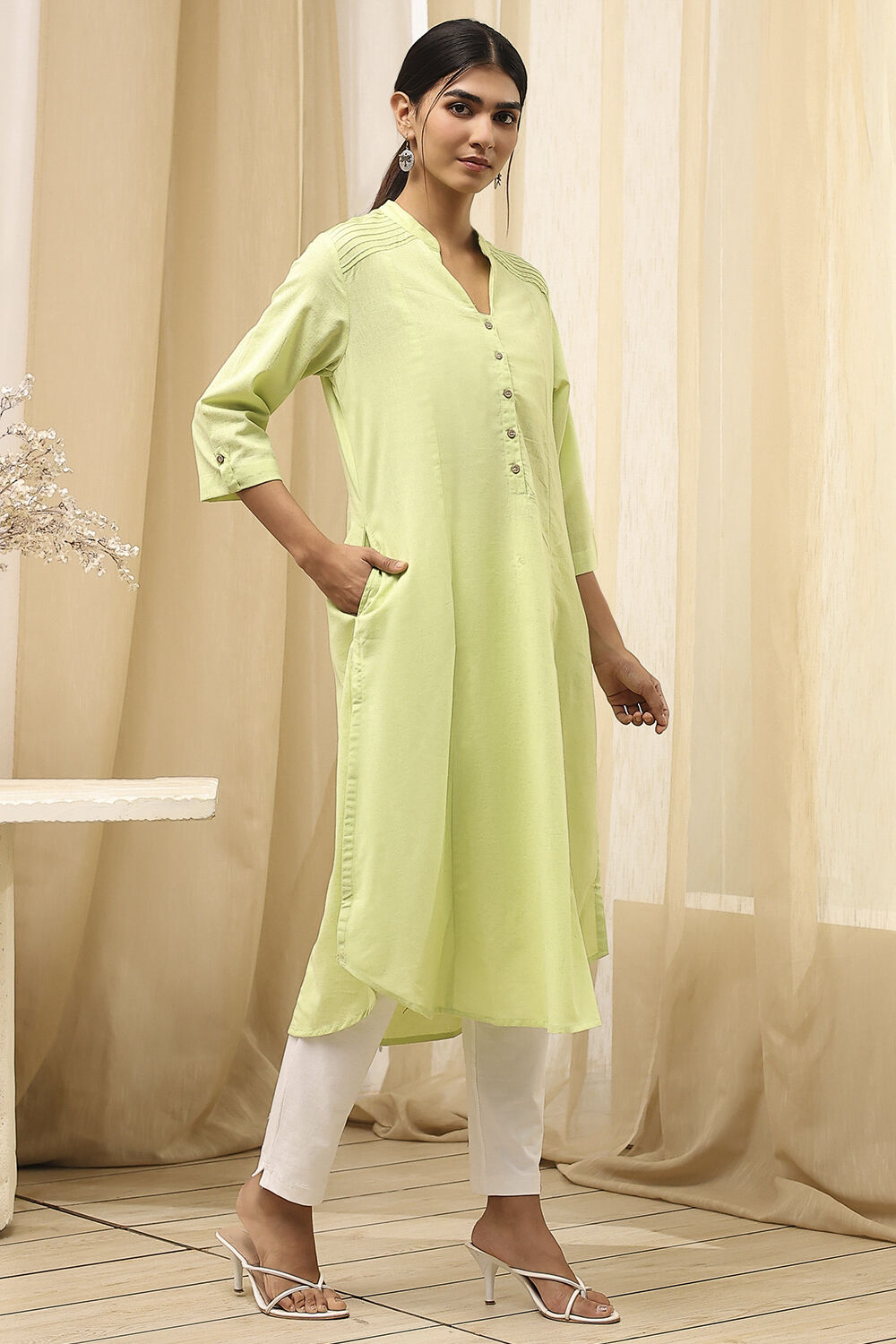 Black Cotton Blend Solid Straight Kurta image number 3