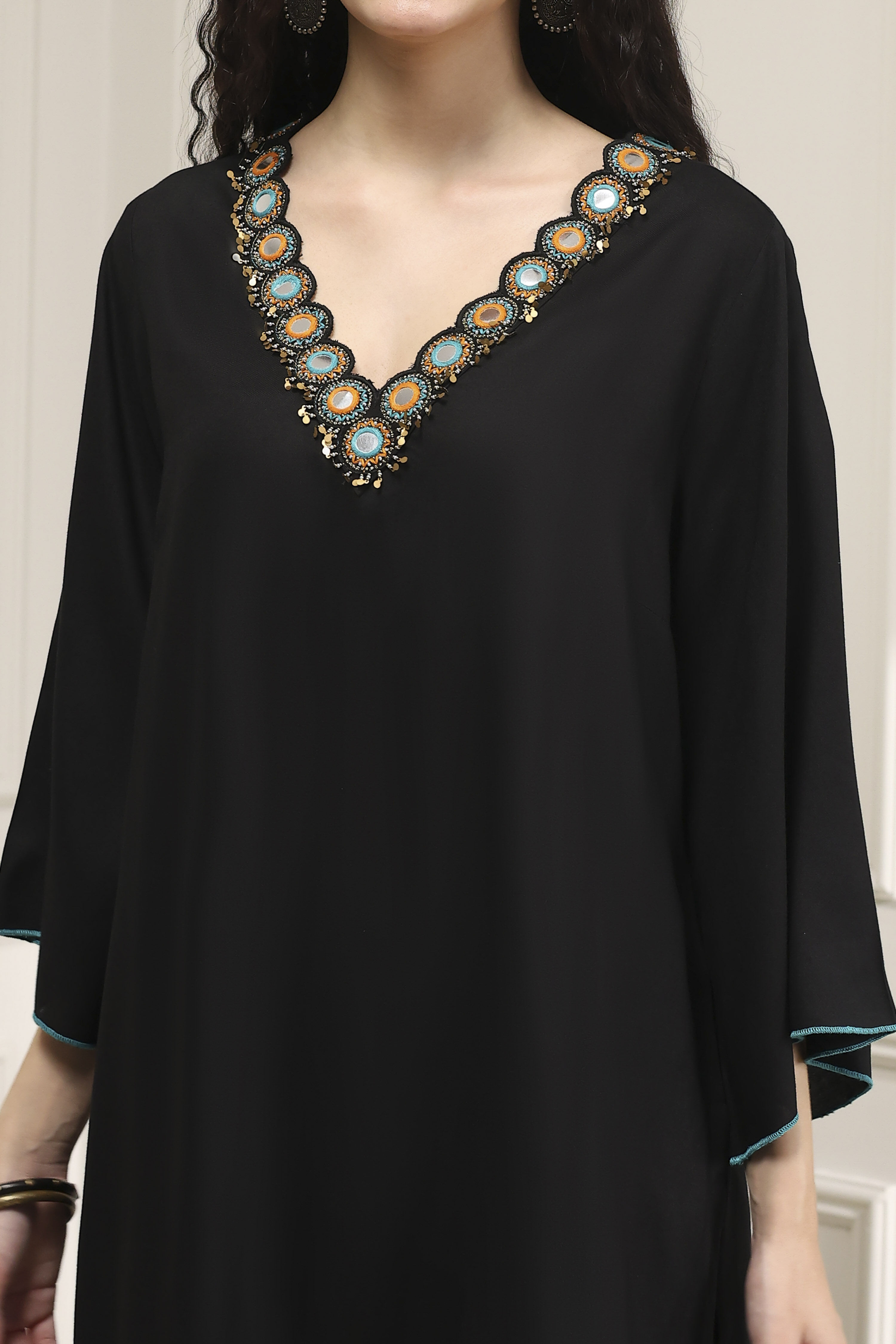 Black Solid Relaxed Straight Suit Set image number 1