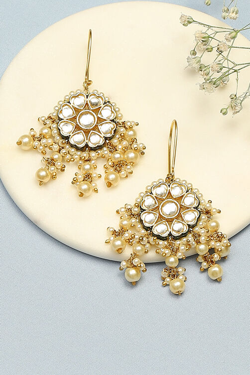 Pearl Earrings image number 0