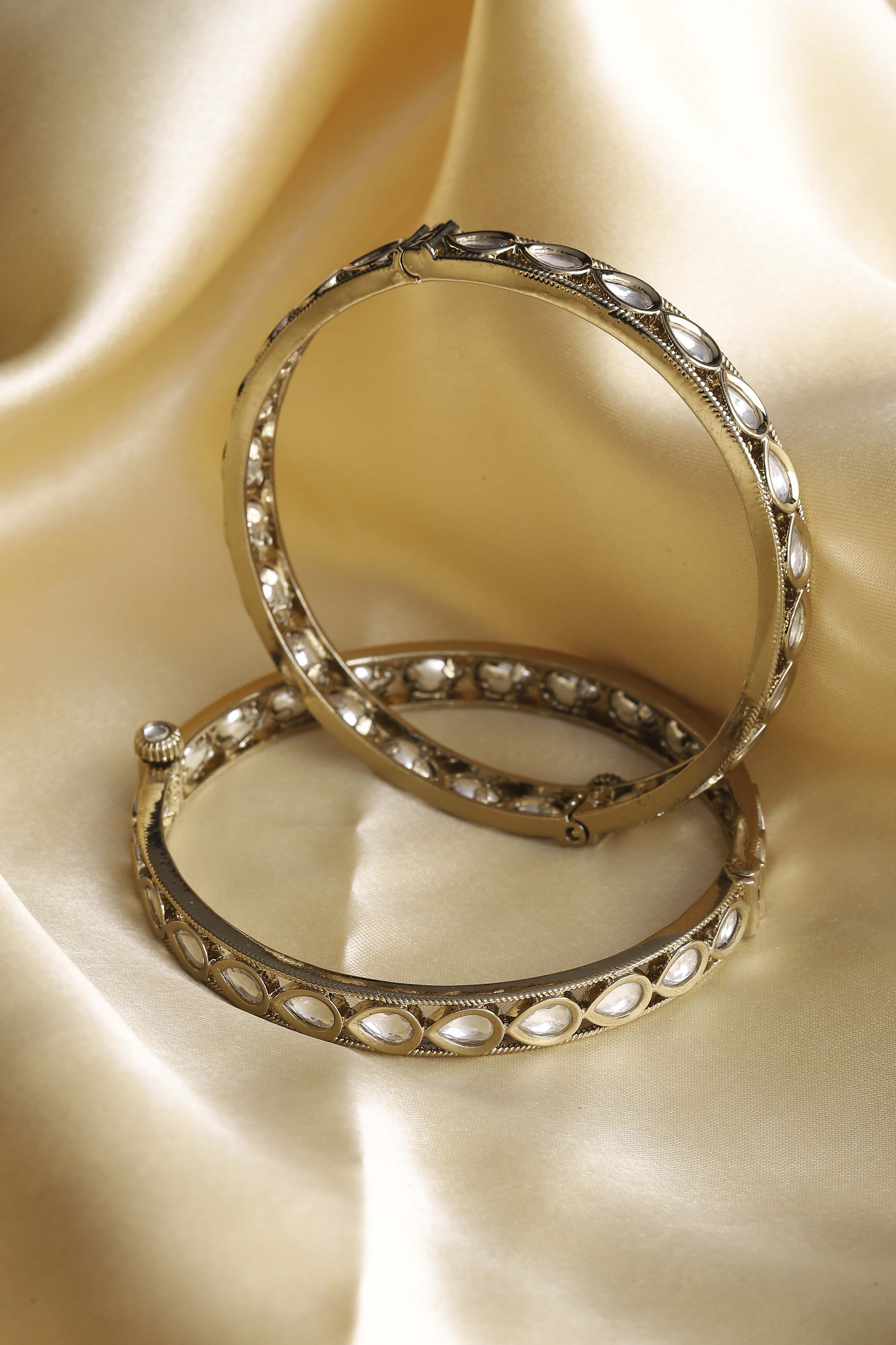 Gold Alloy Bangle image number 0