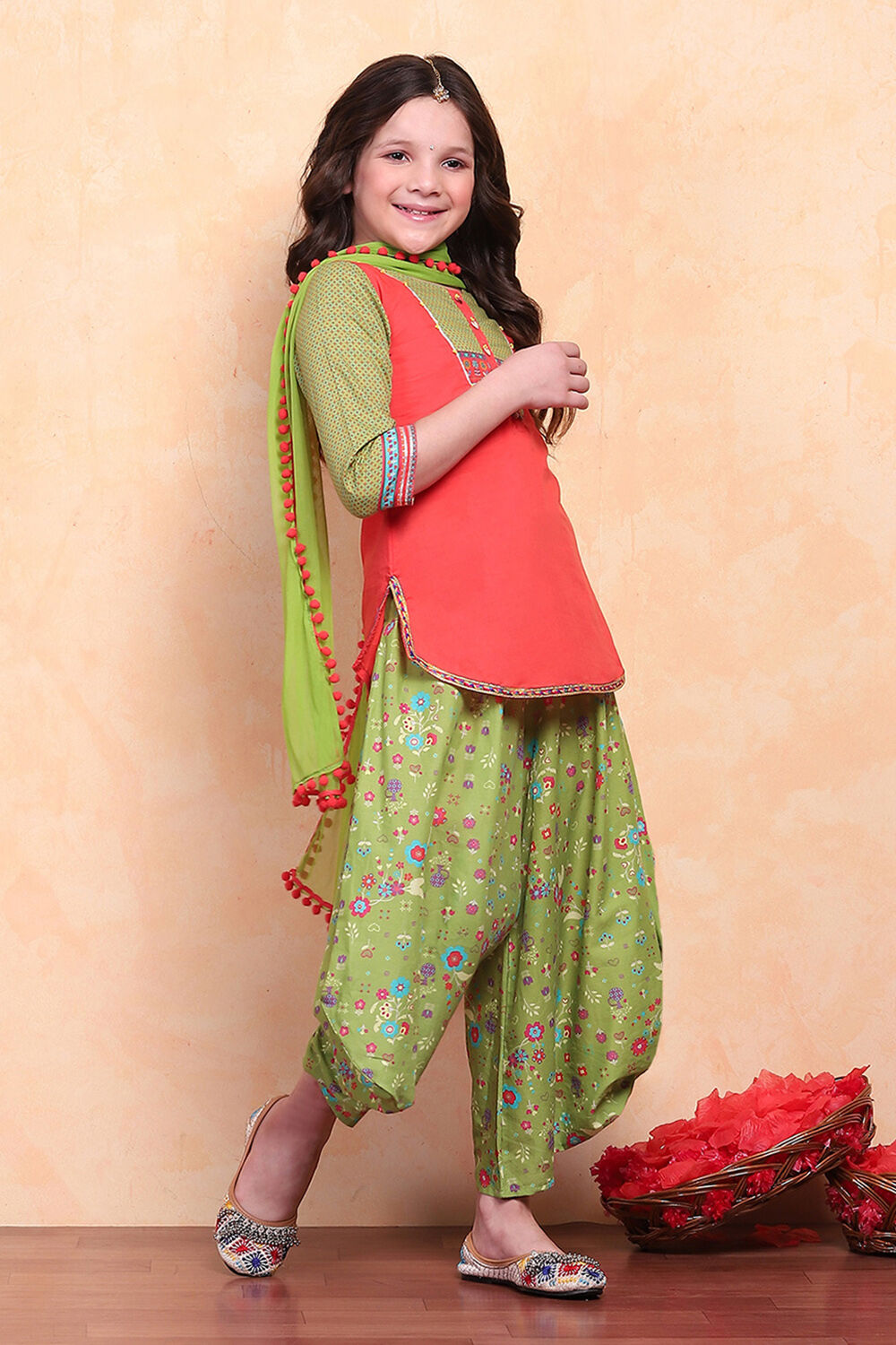 Pink and Green Pure Cotton Printed Straight Suit Set image number 5