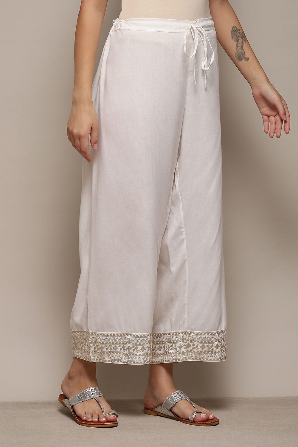 Off White Viscose Regular Solid Palazzo image number 3