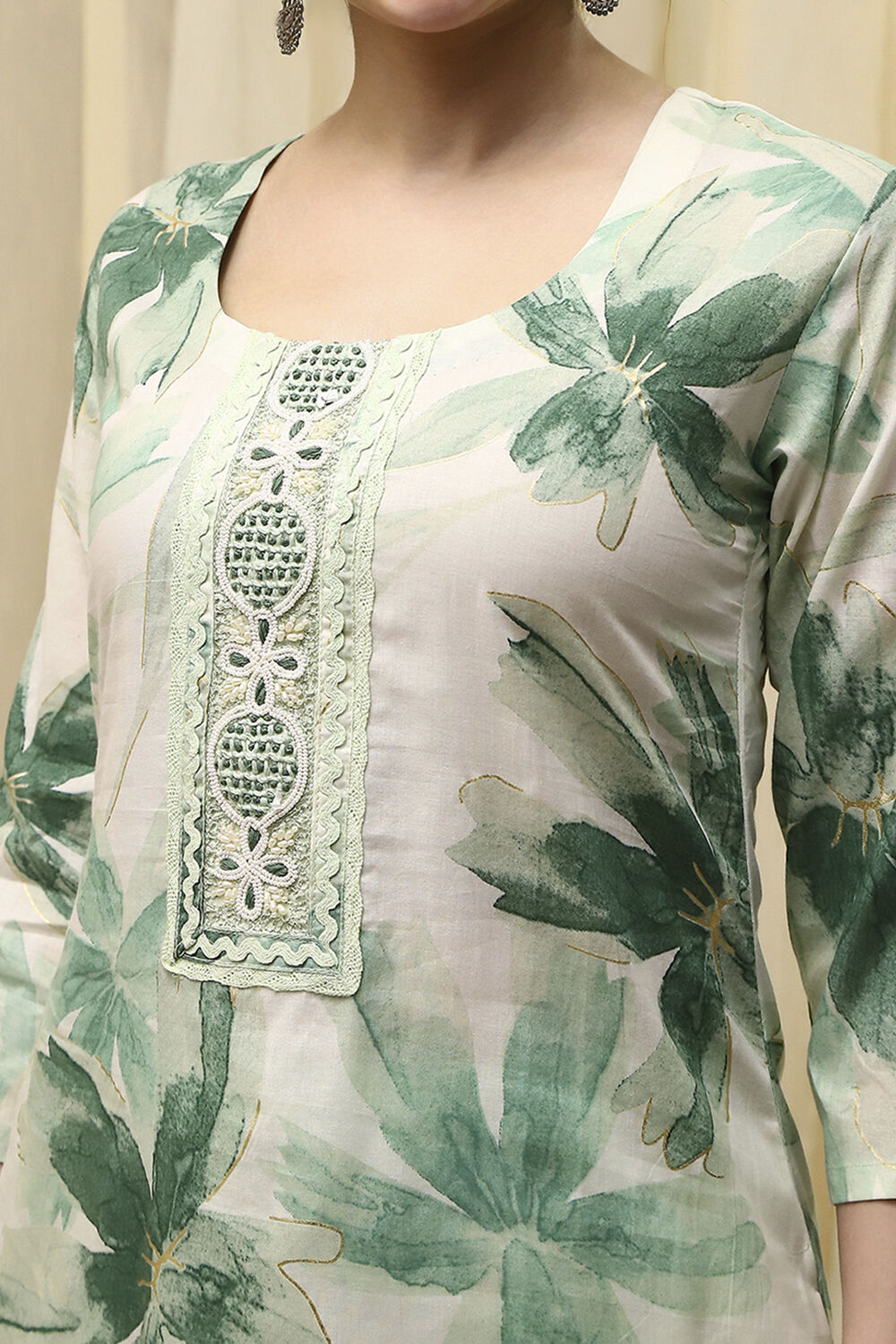 Green Cotton Printed Floral Unstitched Suit Set image number 2