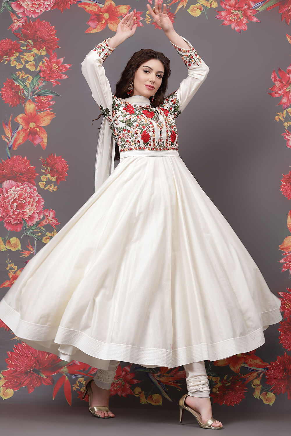 Ivory Cotton Silk Anarkali Yarndyed Suit Set image number 7