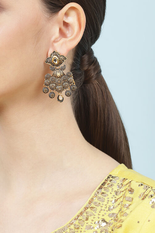 Gold Alloy Earrings image number 1