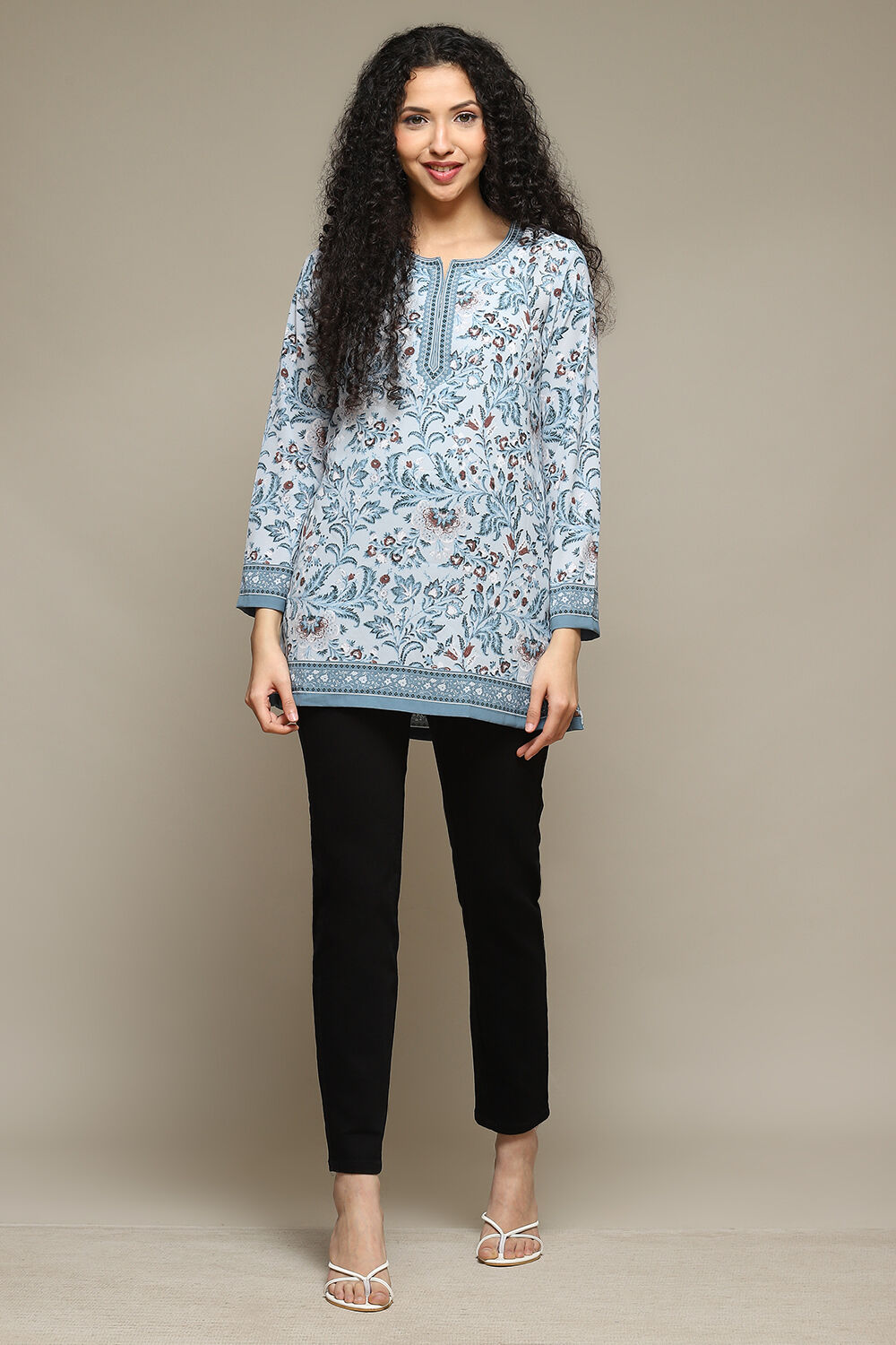 Indigo Cotton Blend Solid Jeggings image number 0