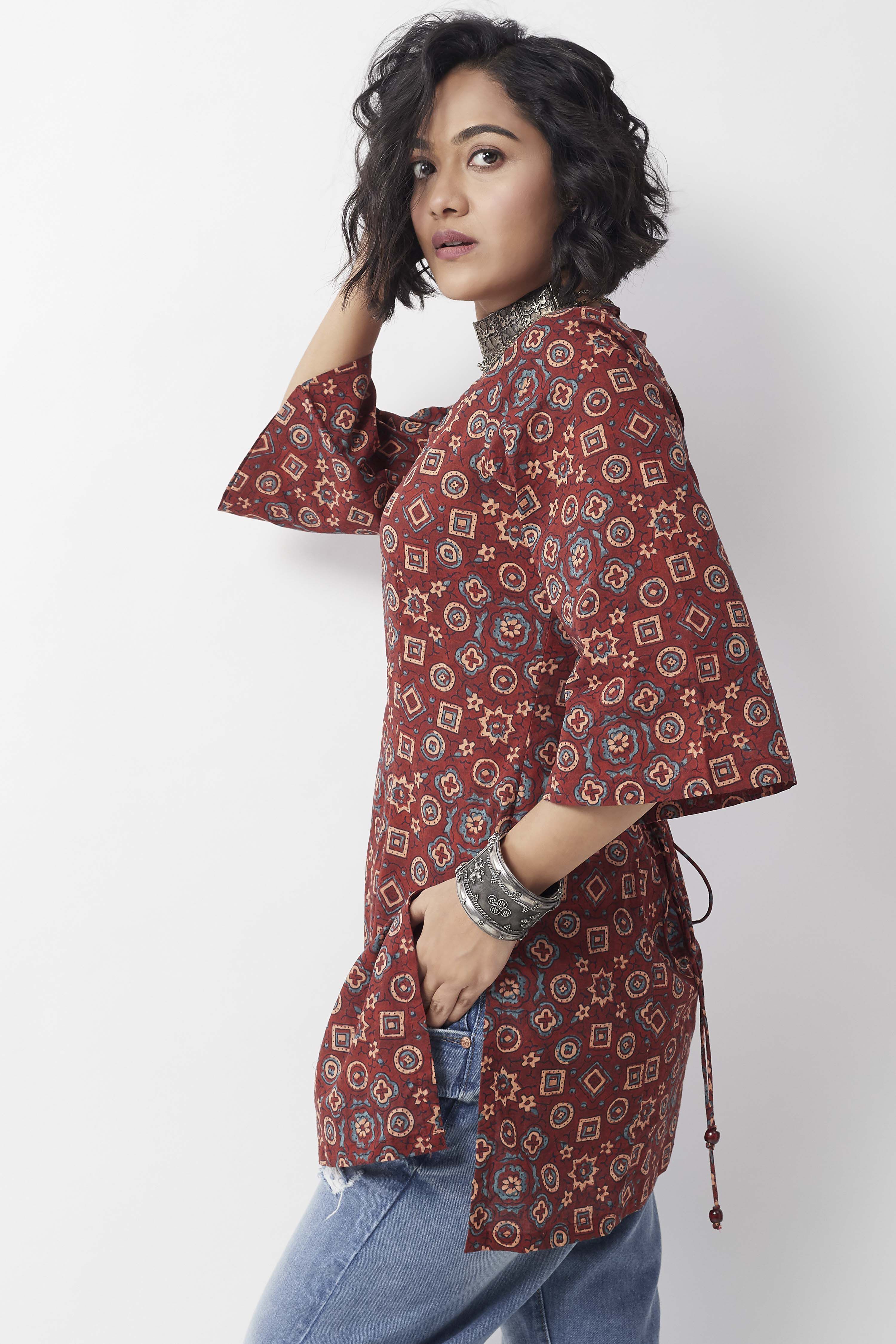 Maroon Cotton Geometric Printed Straight Kurti image number 0