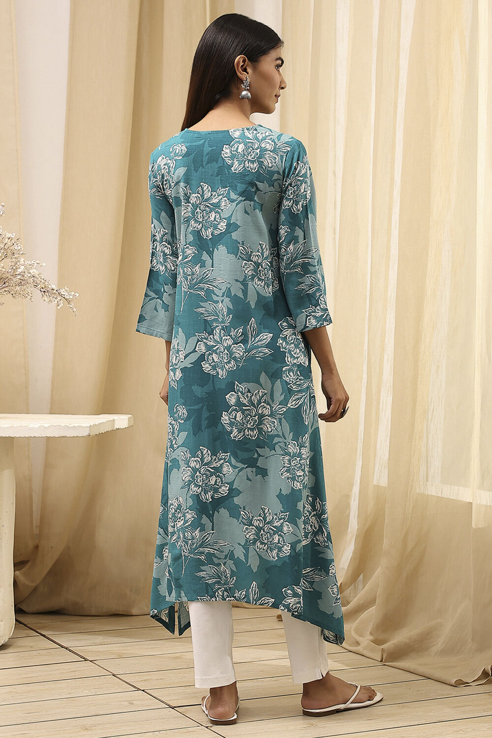 Teal Floral Printed Asymmetric Kurta image number 4