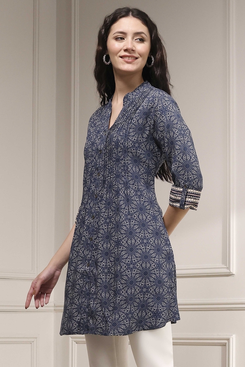 Blue Printed Relaxed Fit Short Kurta image number 2