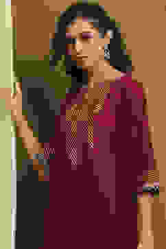 Maroon Yarn-Dyed Festive Kalidar Kurta image number 0
