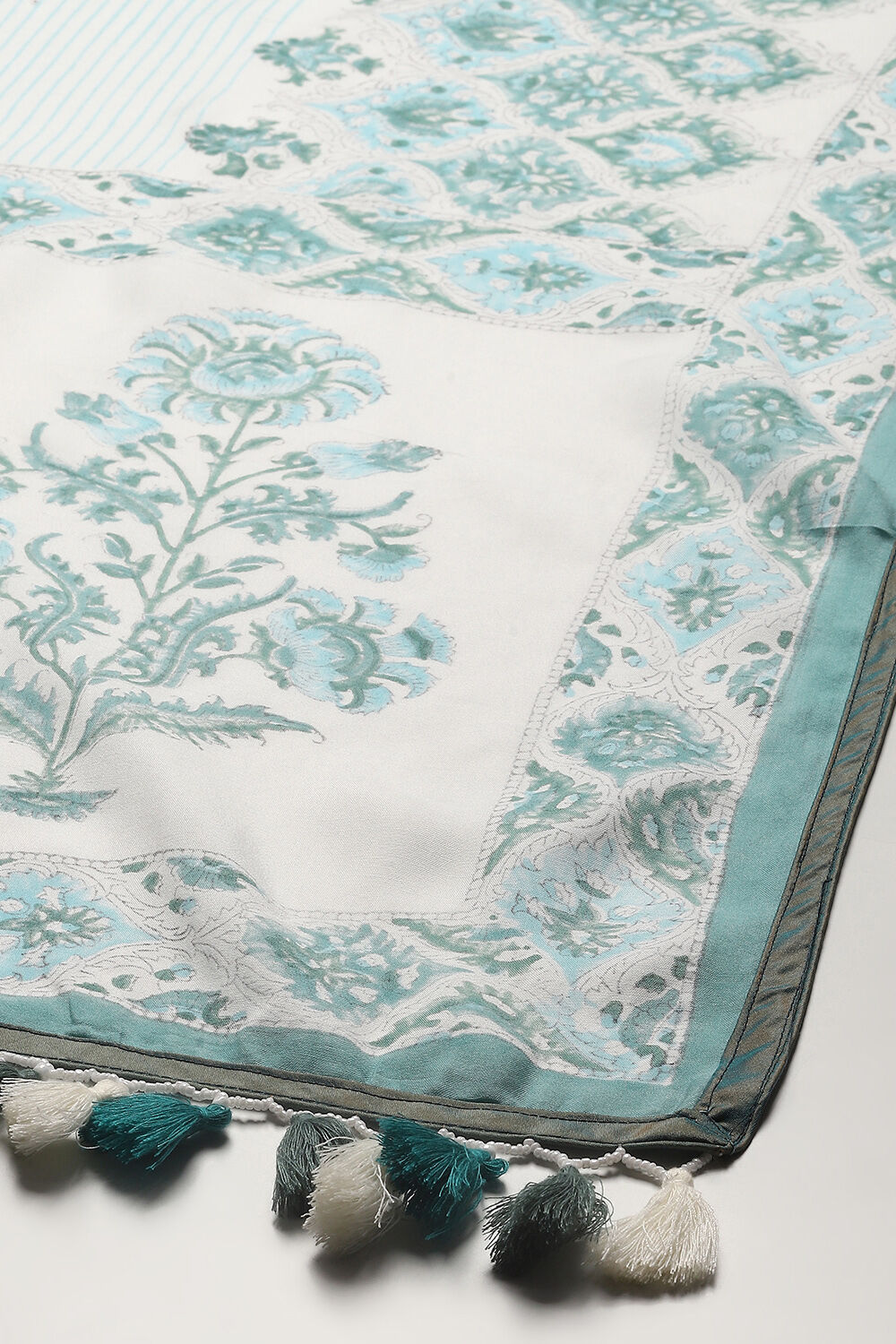 White Green Muslin Unstitched Suit set image number 4