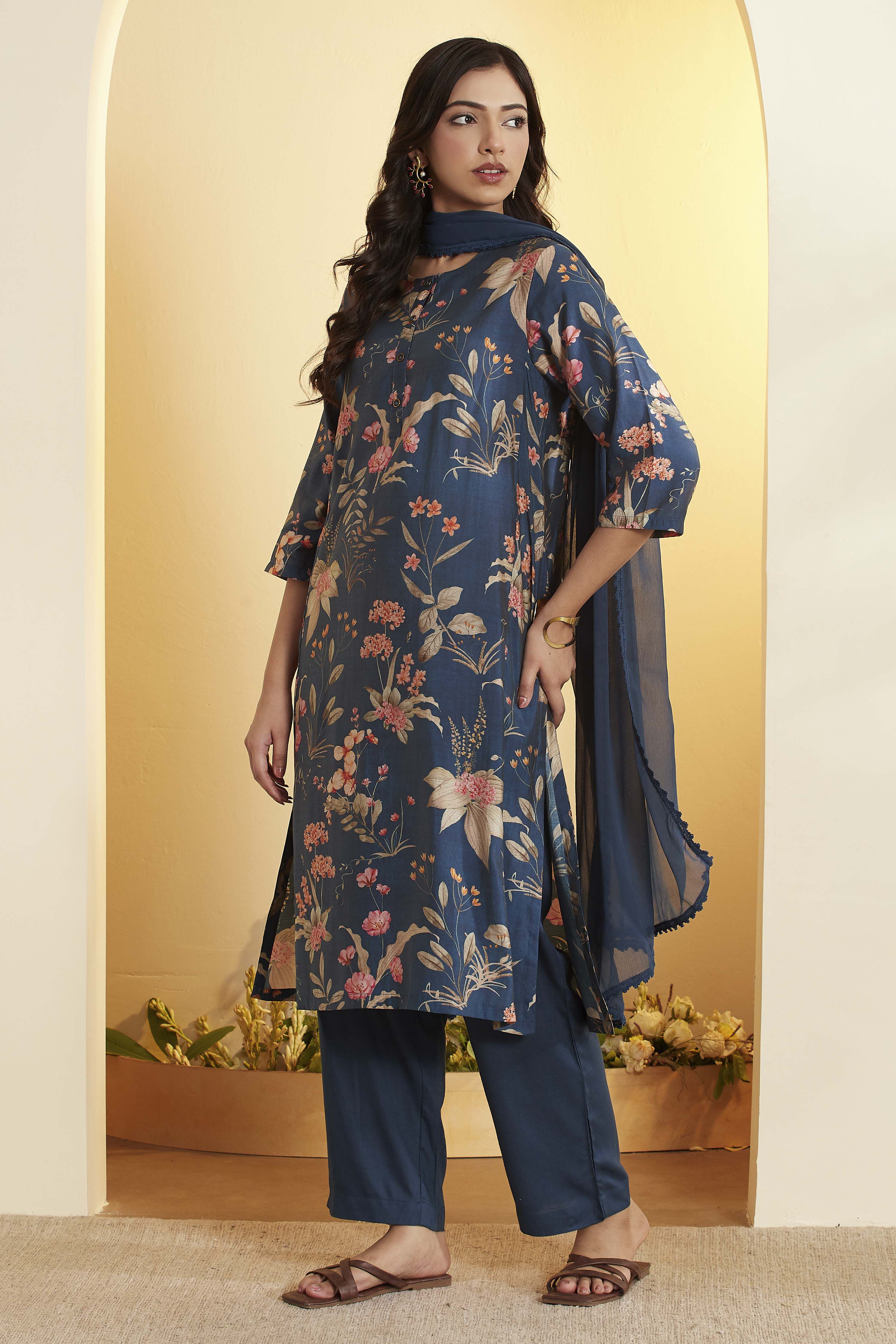 Blue Viscose Blend Straight Suit Set image number 3