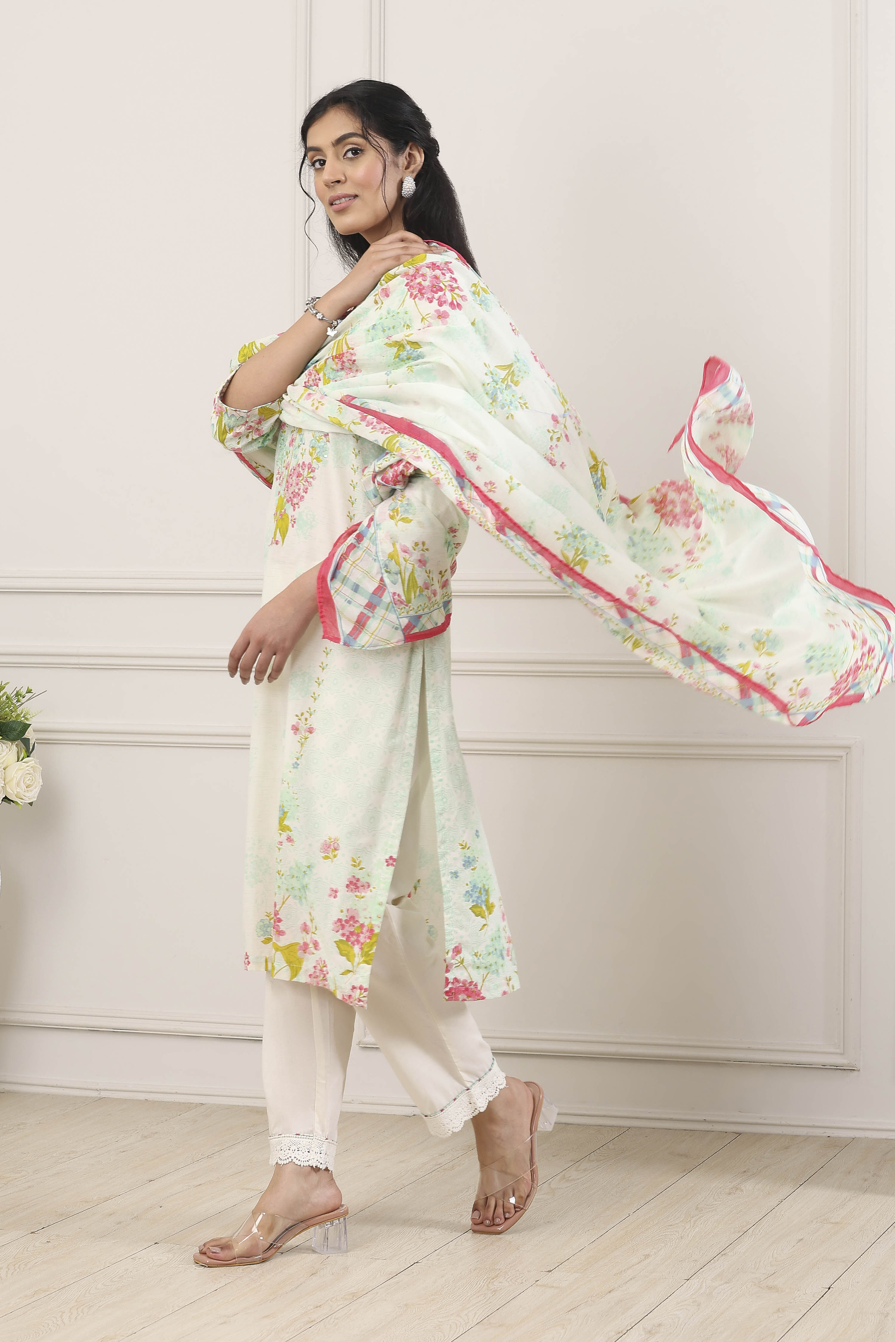 White Cotton Floral Printed Straight Suit Set image number 0