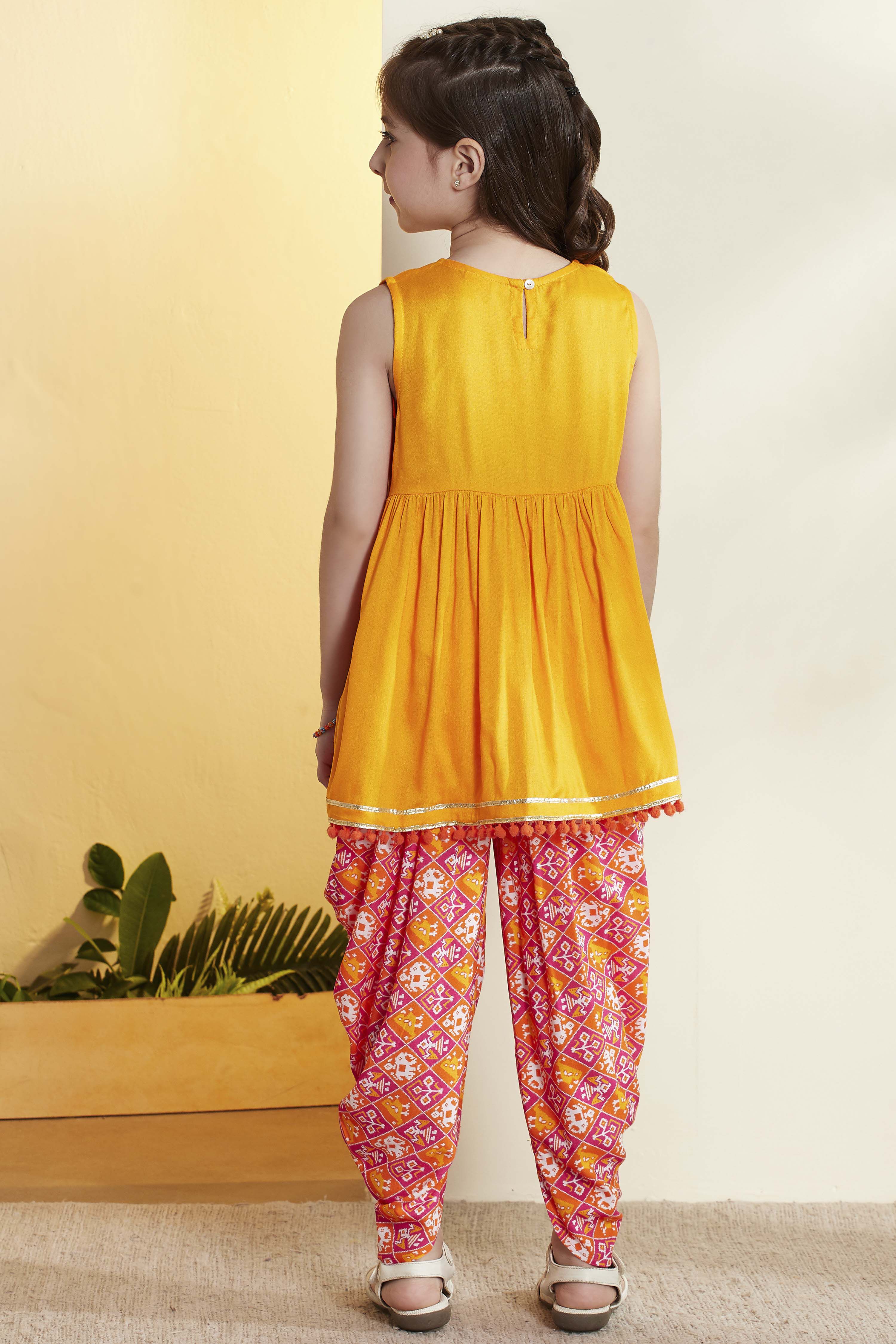 Yellow Viscose Rayon Printed Gathered Kurta Pants Set image number 5